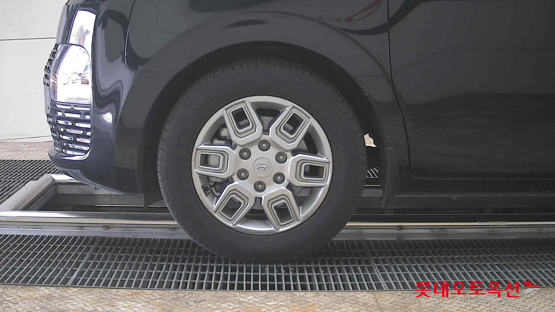 هيونداي ستاريا