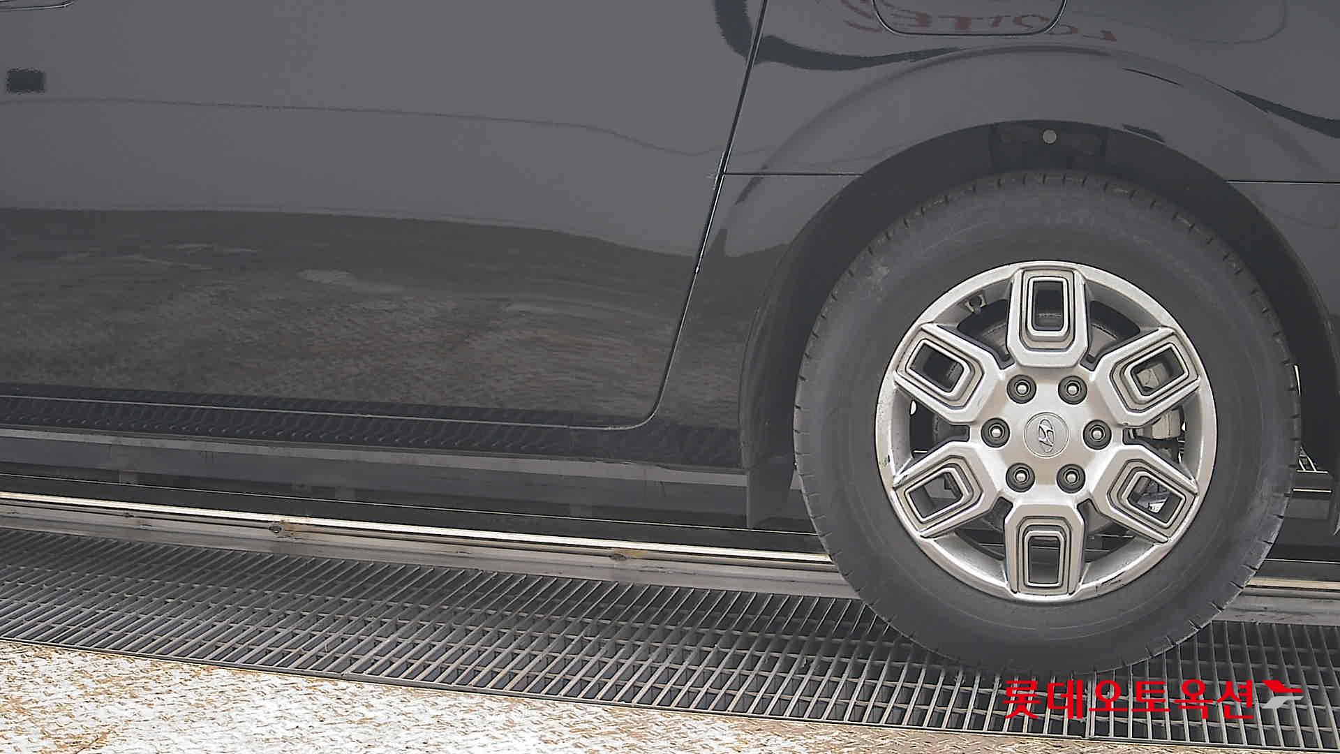 هيونداي ستاريا