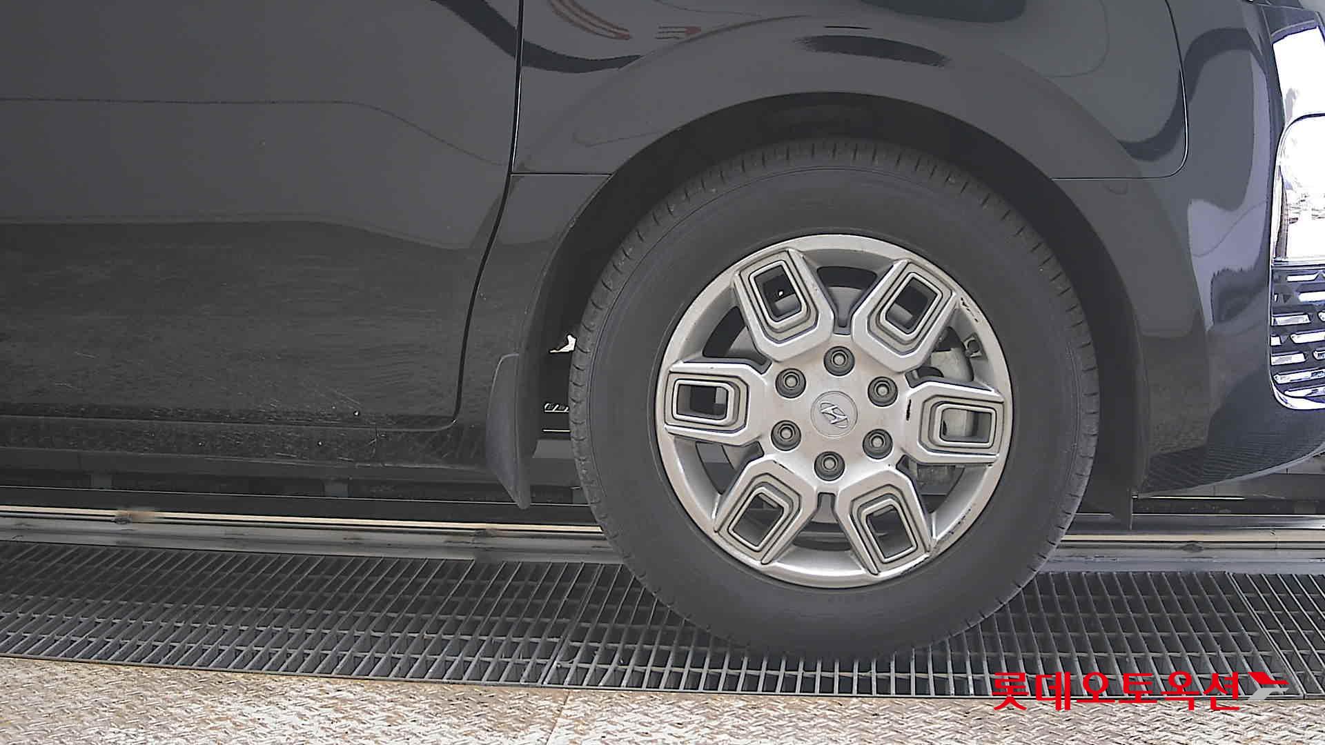 هيونداي ستاريا