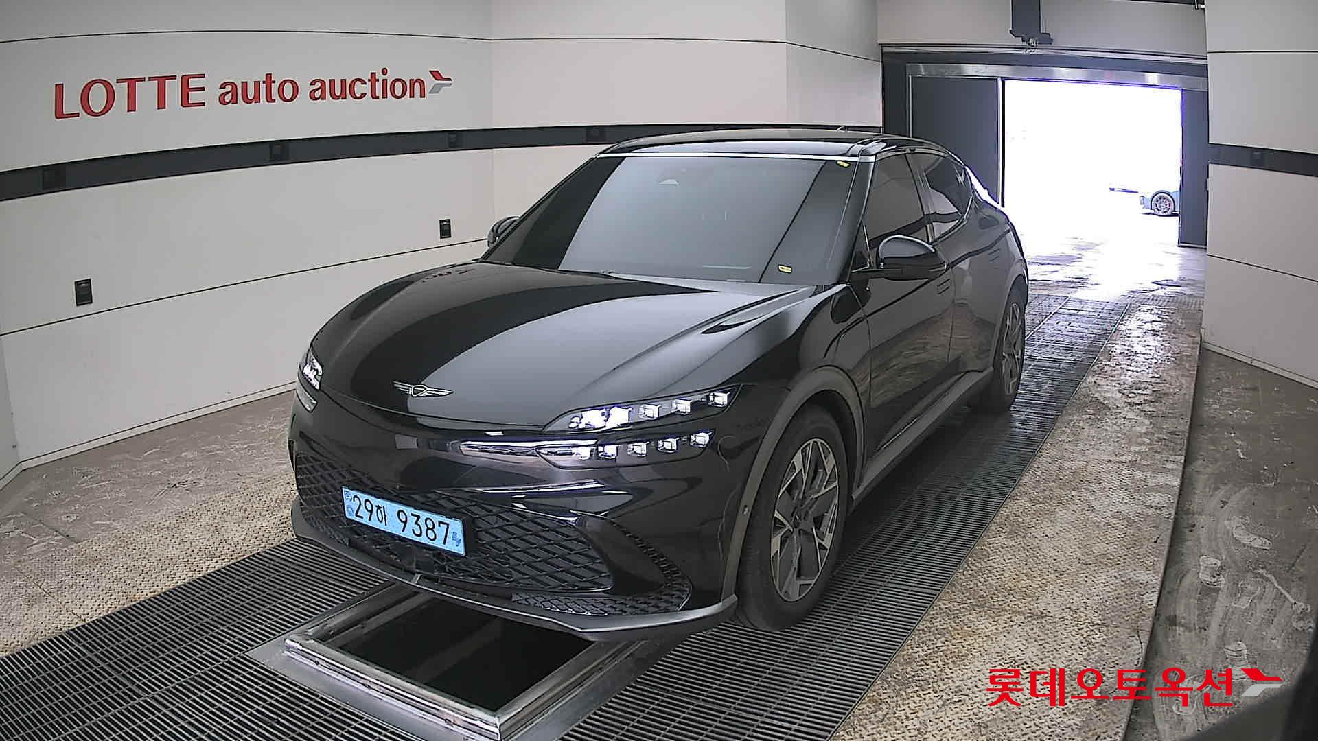 جينسس جي في 60