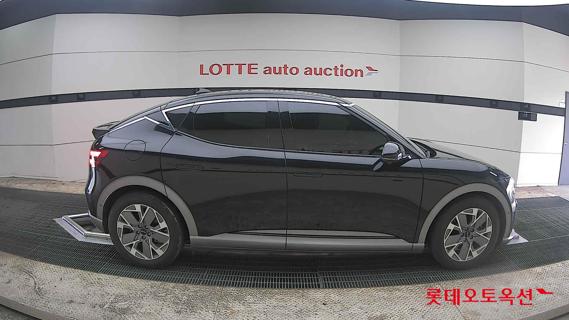 جينسس جي في 60