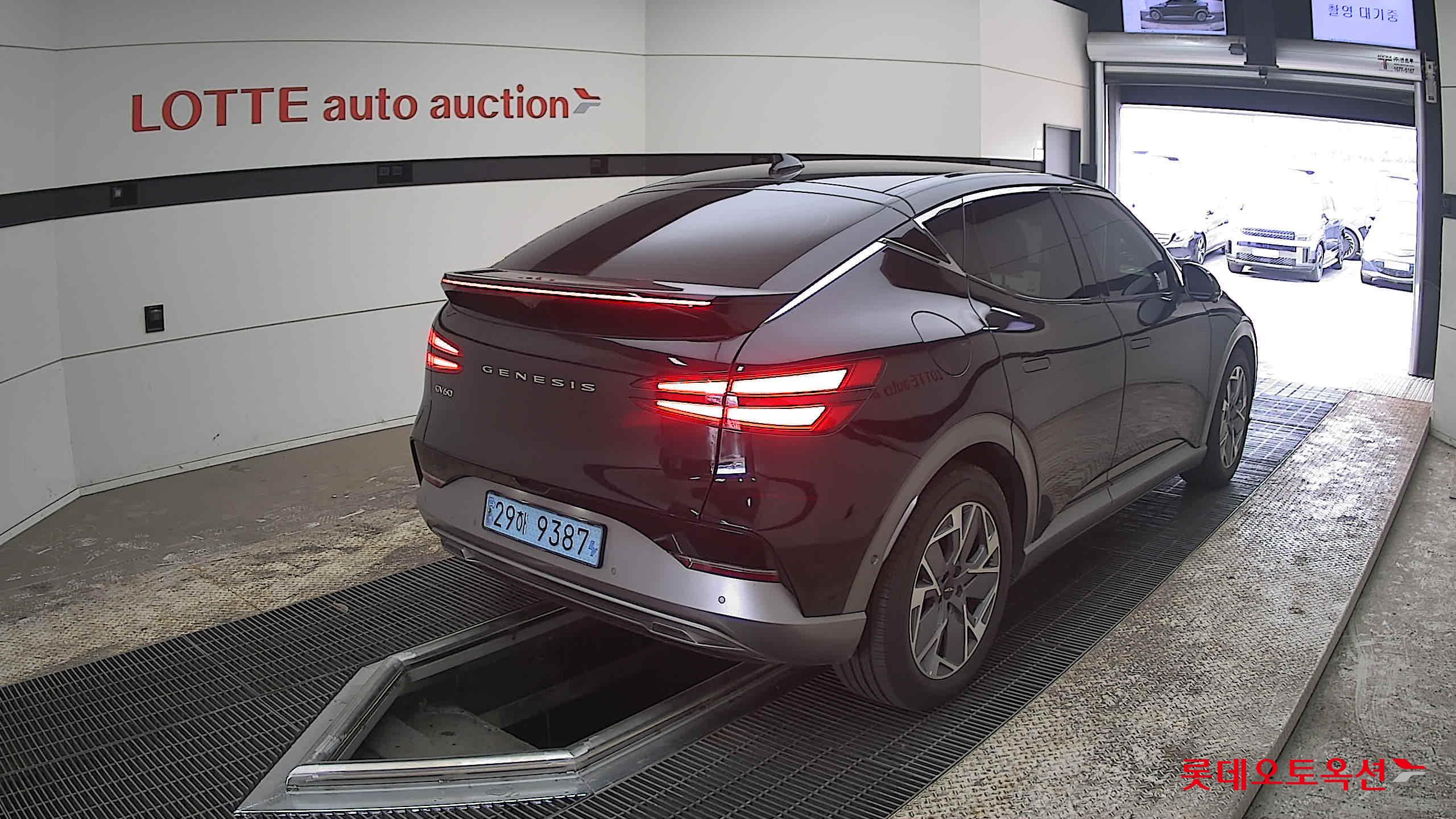 جينسس جي في 60