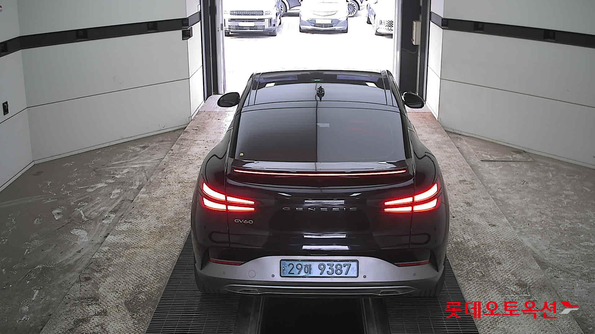 جينسس جي في 60