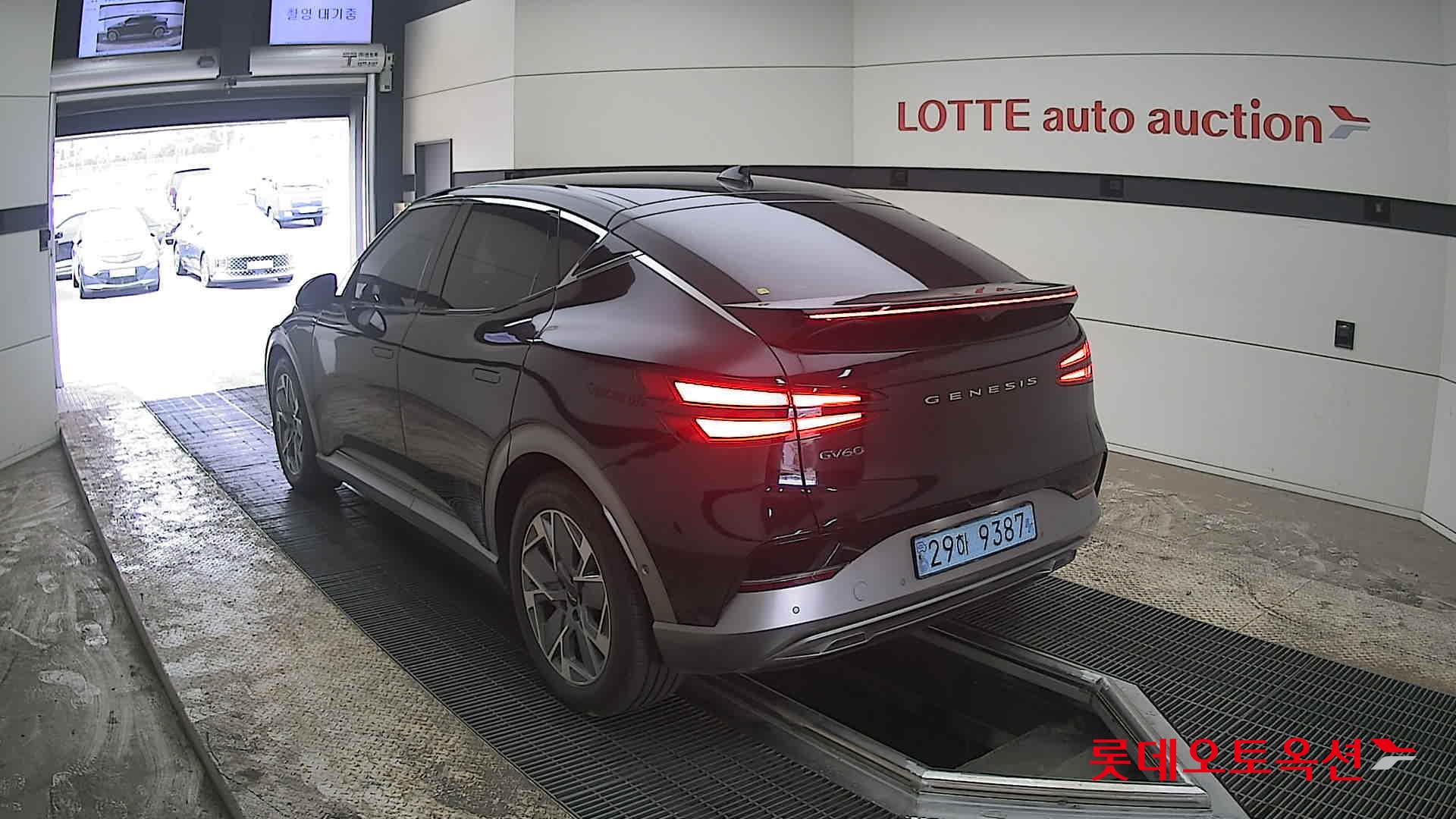 جينسس جي في 60