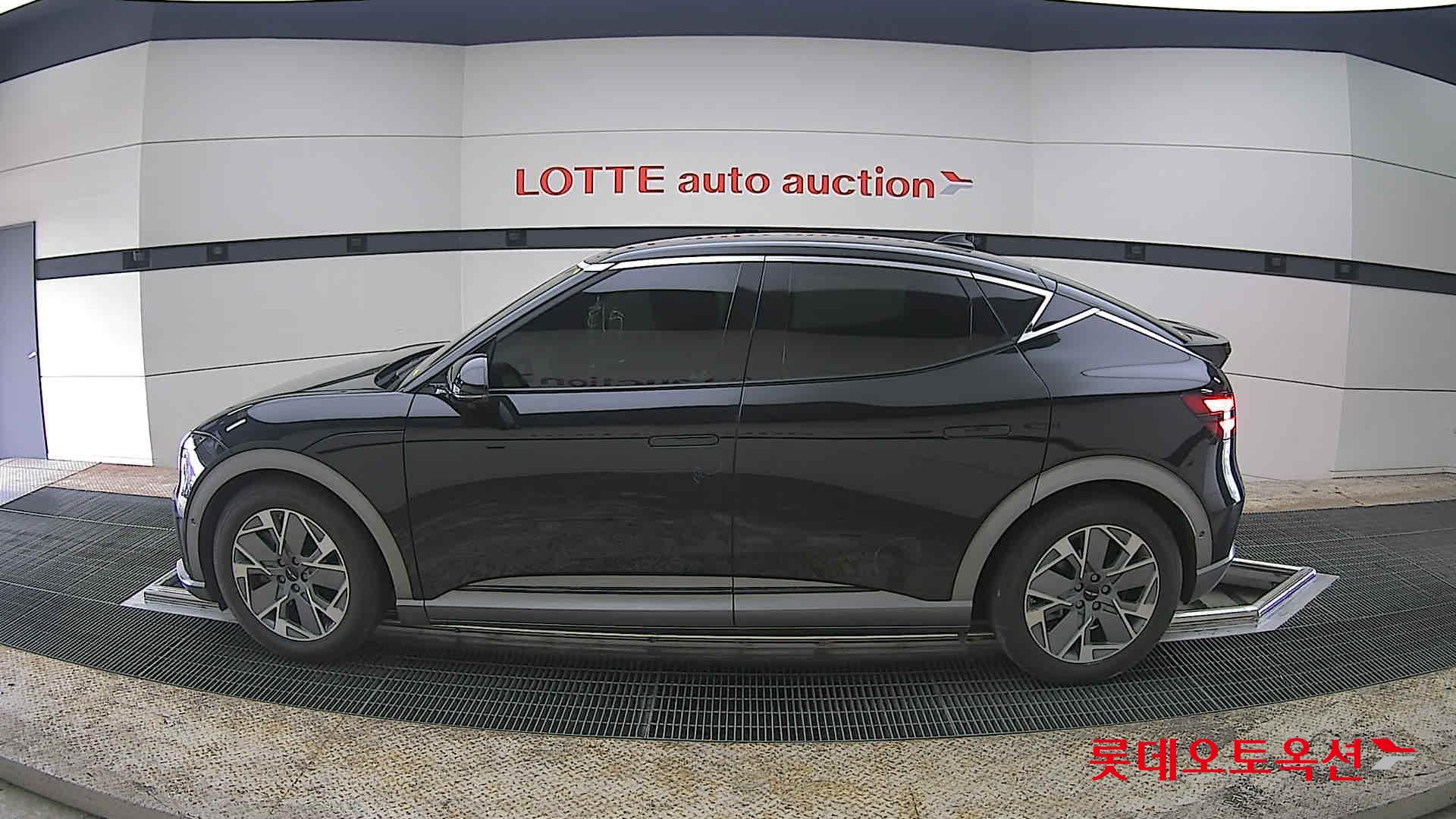 جينسس جي في 60