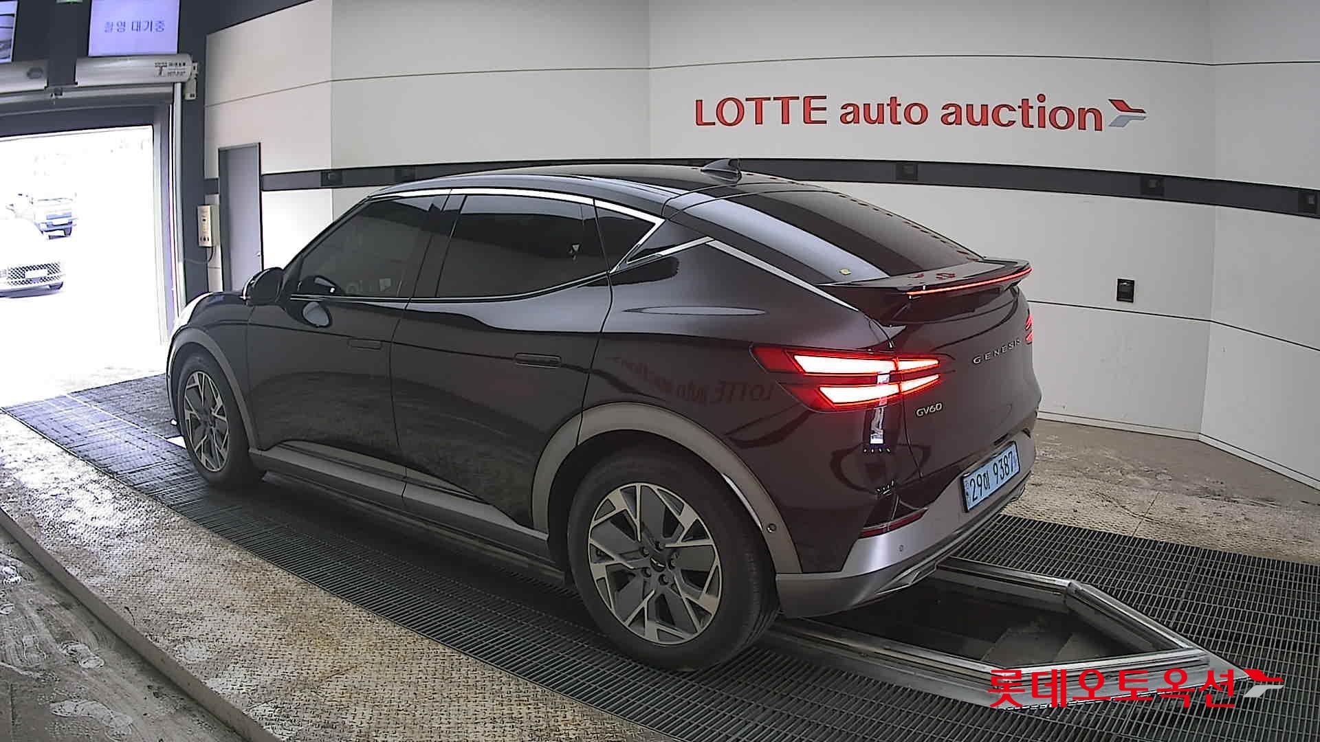 جينسس جي في 60