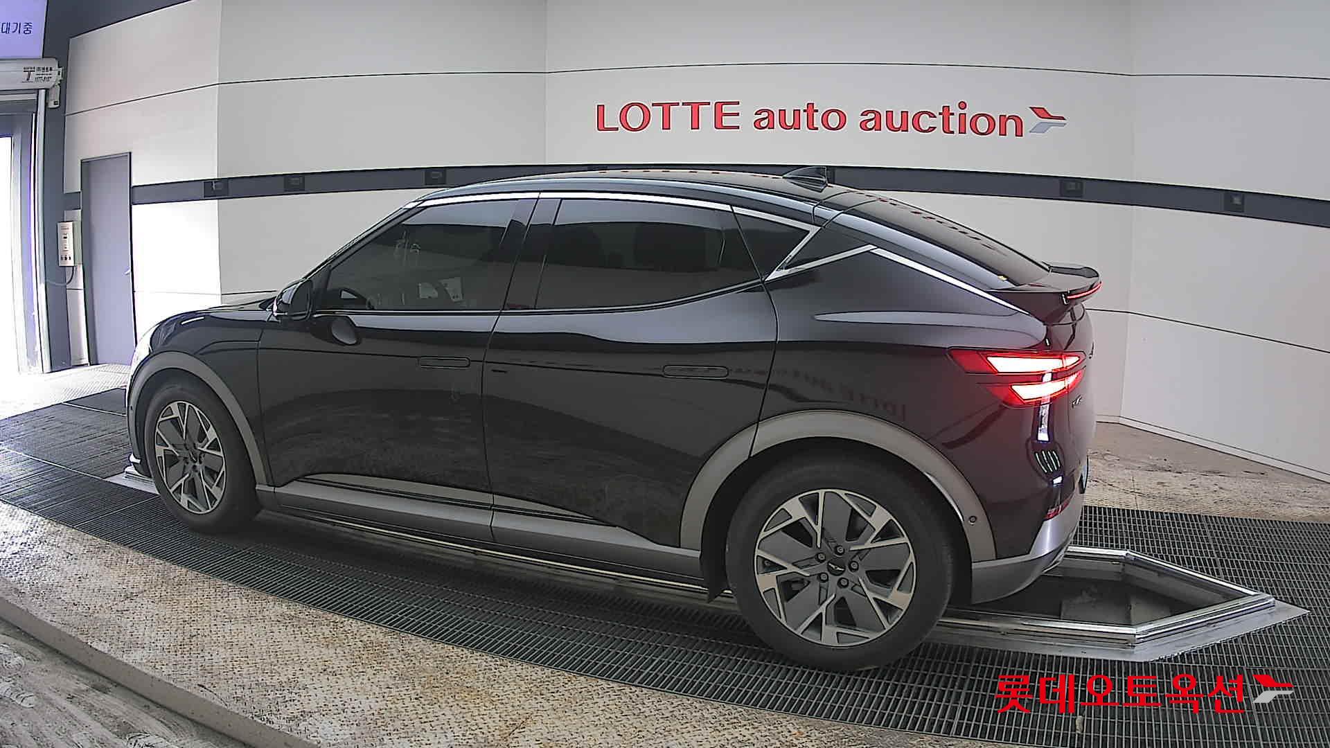 جينسس جي في 60