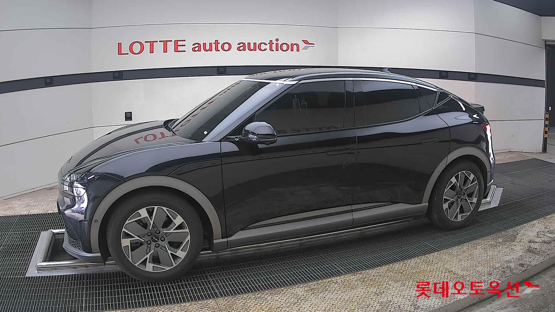 جينسس جي في 60