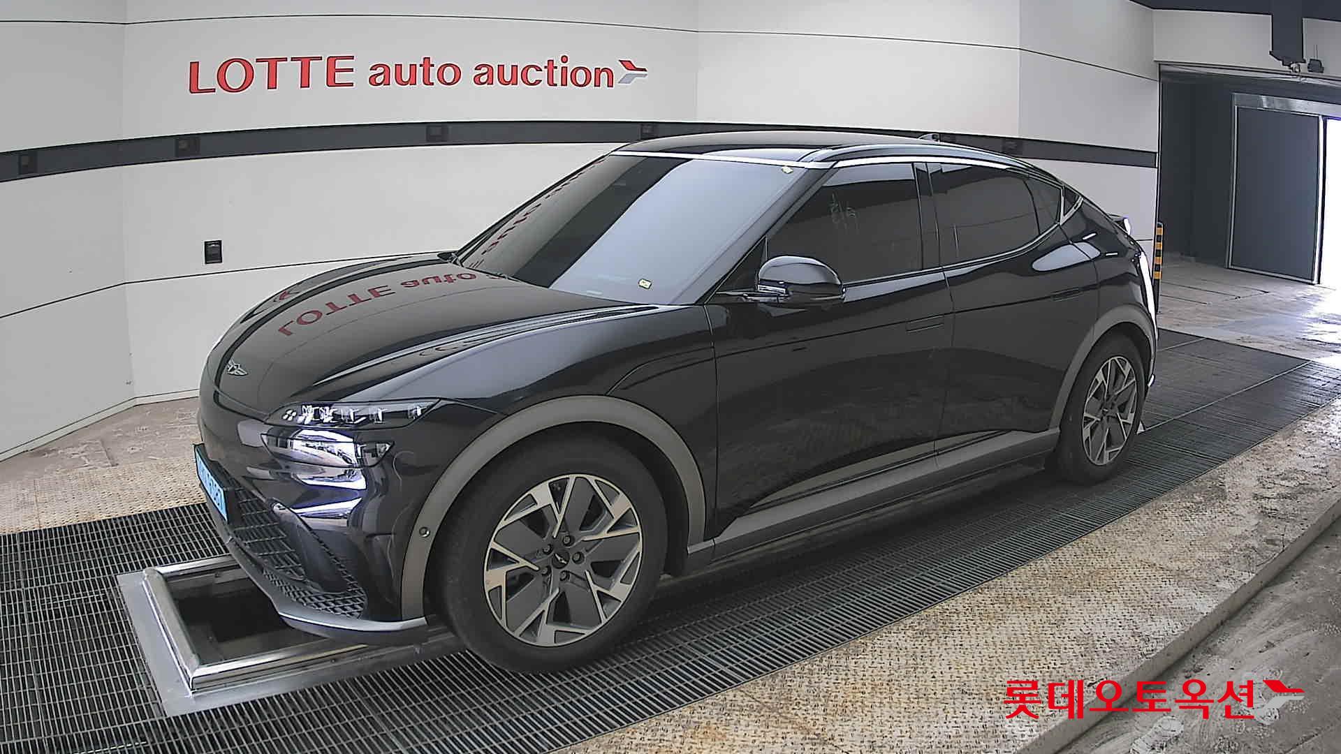 جينسس جي في 60