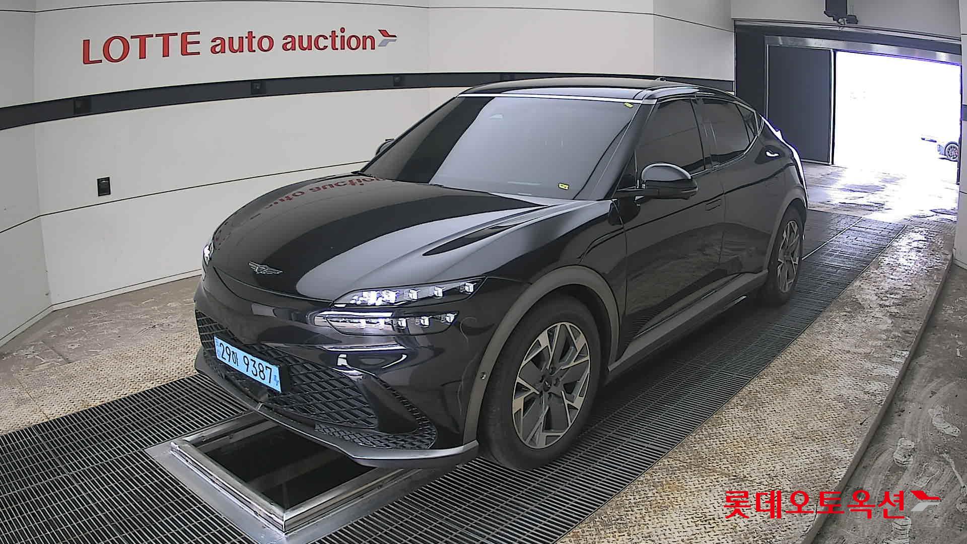 جينسس جي في 60