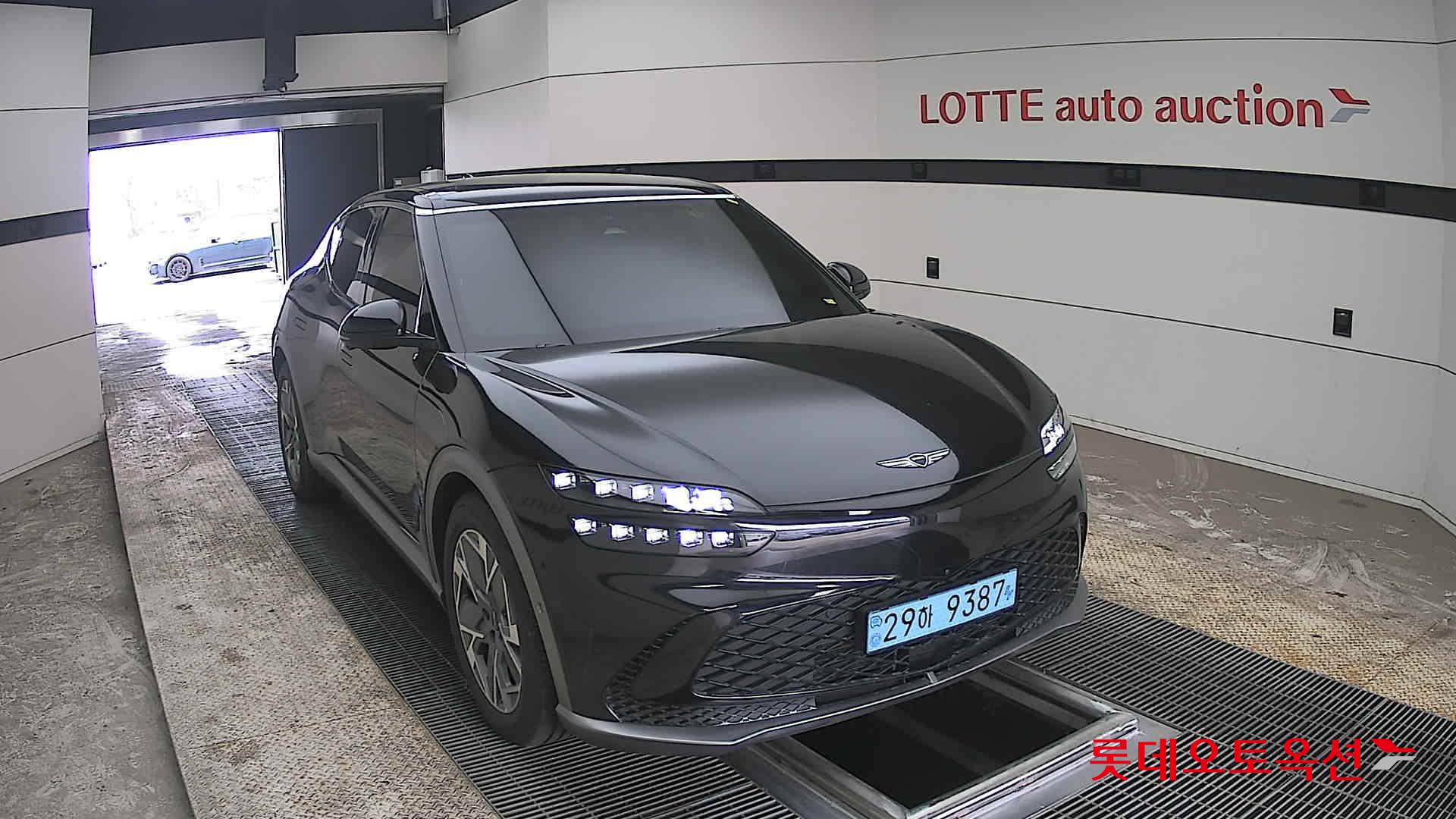 جينسس جي في 60