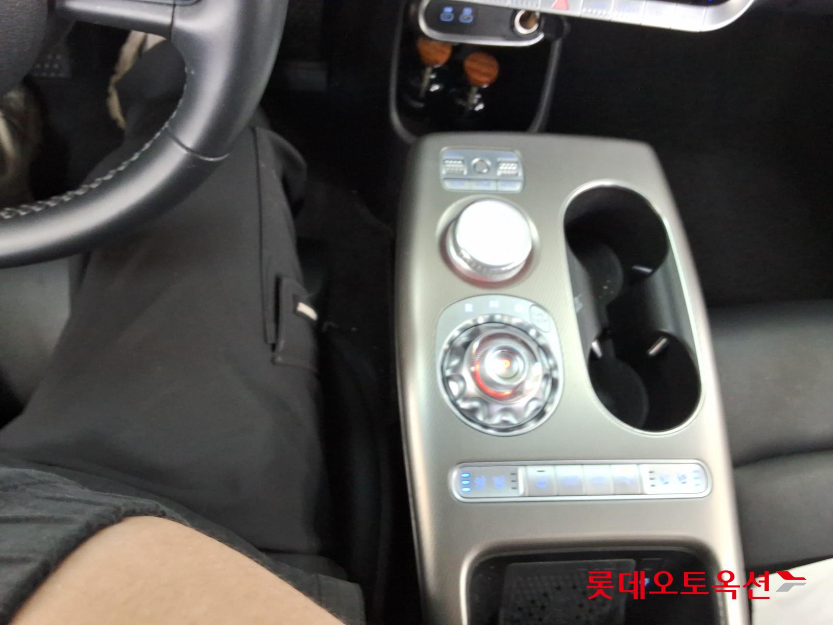 جينسس جي في 60