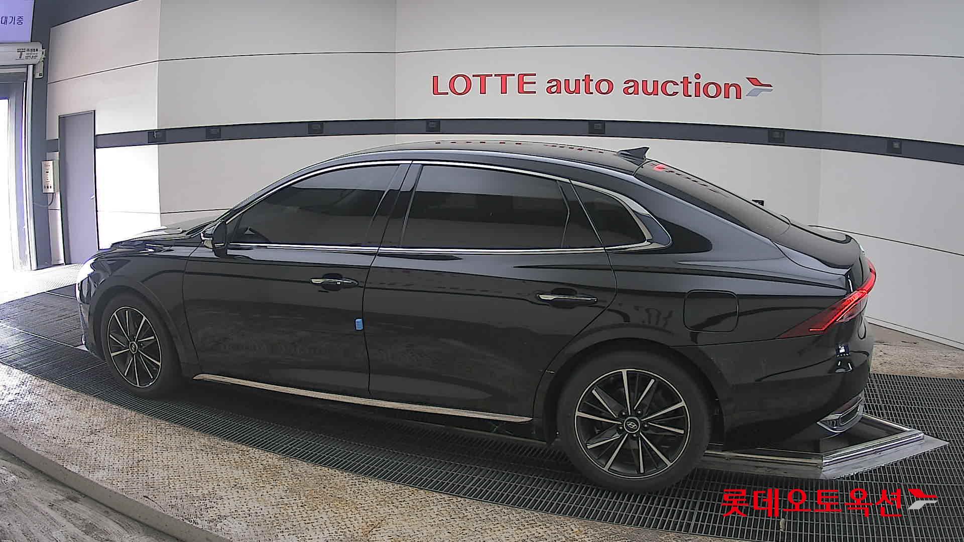 هيونداي أزيرا