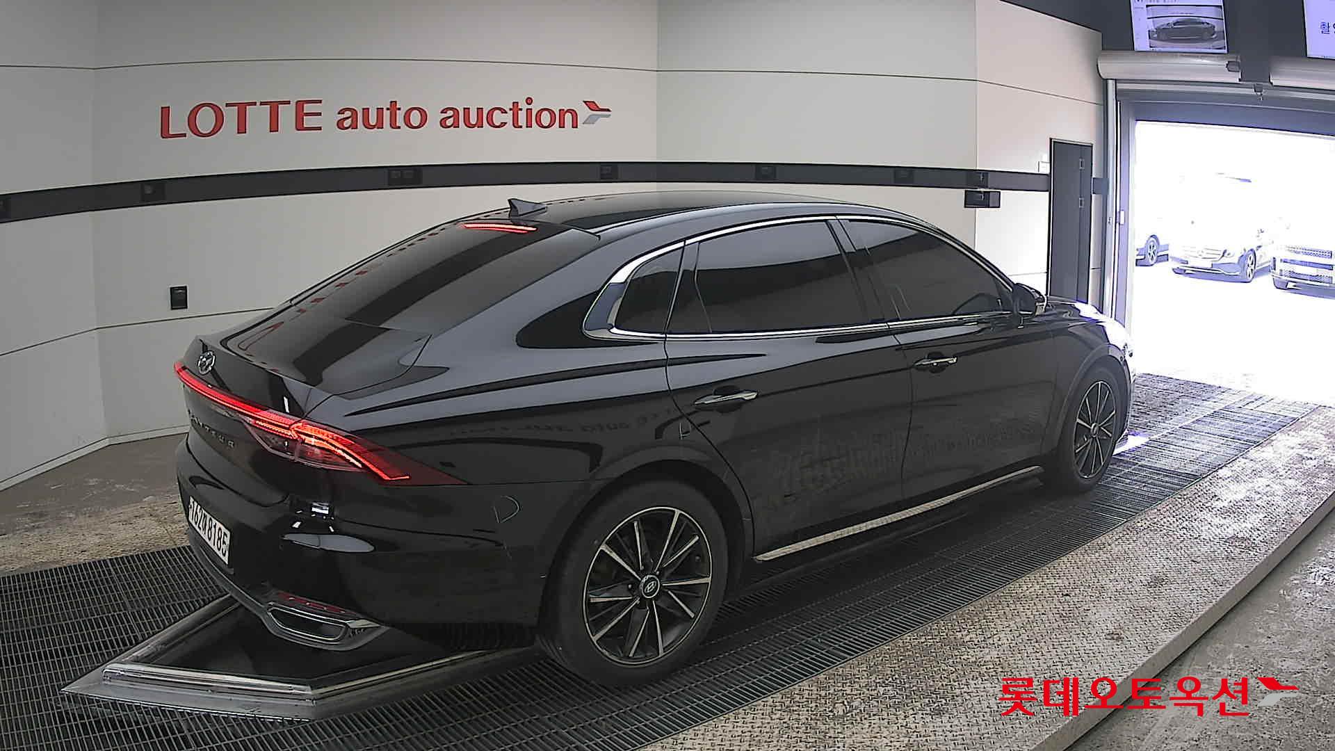 هيونداي أزيرا