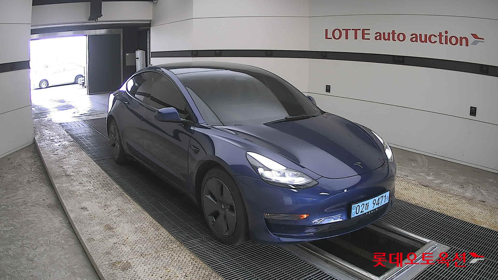 Tesla Model 3 - 6