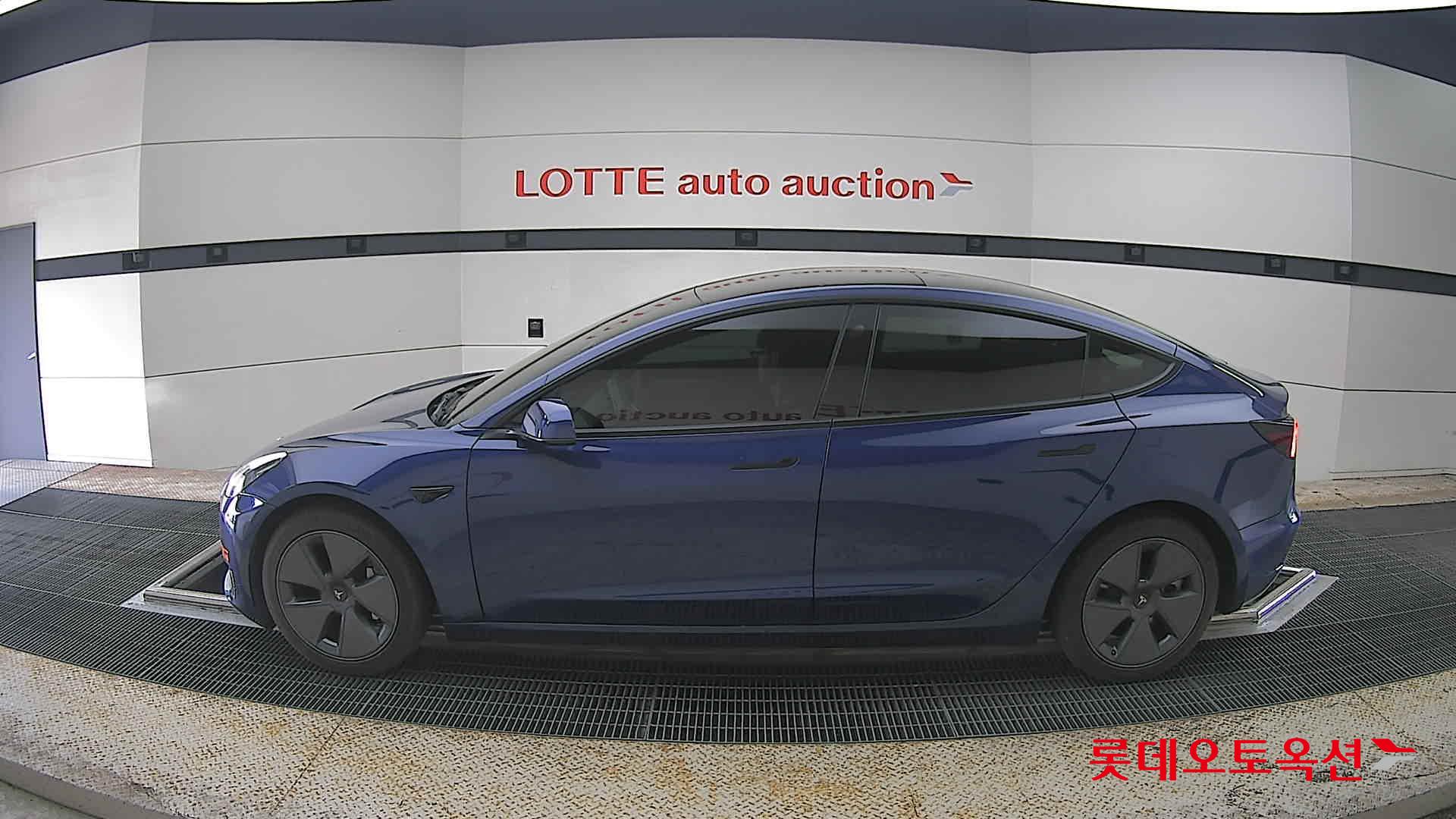 Tesla Model 3 - 13