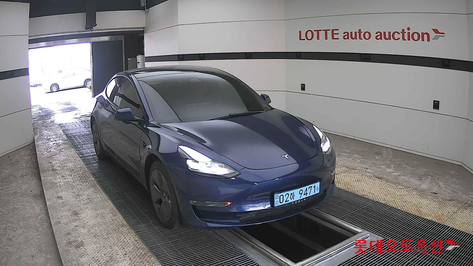Tesla Model 3 - 24