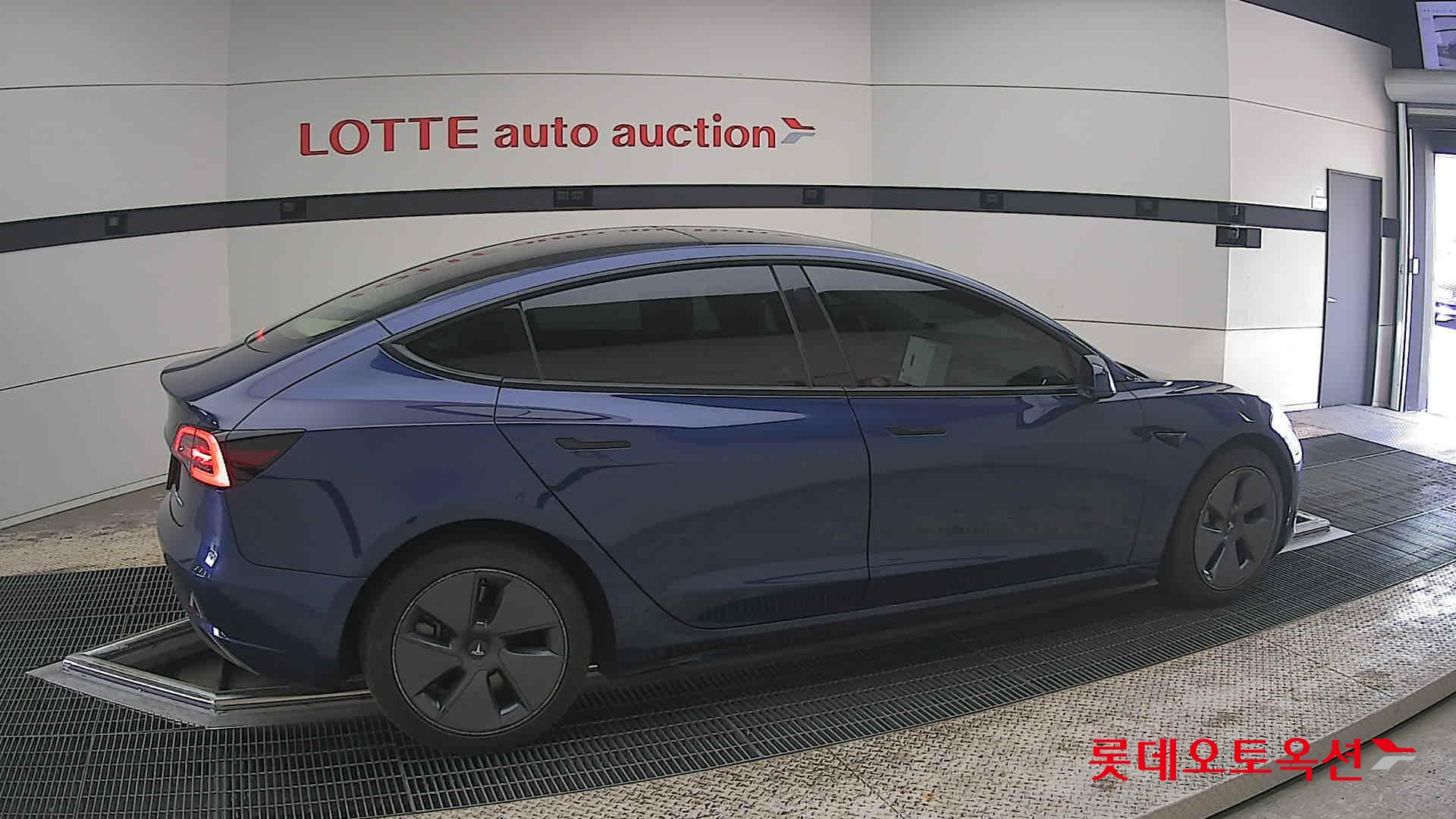 Tesla Model 3 - 20