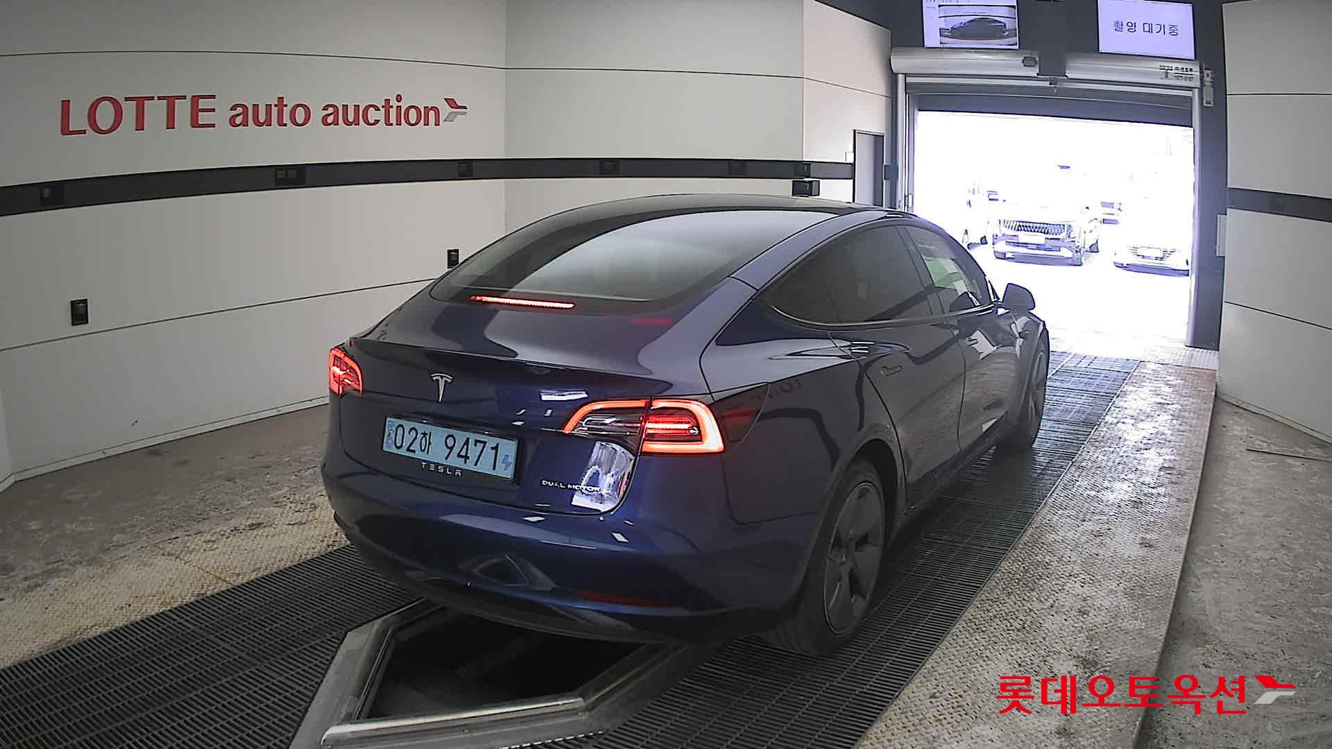 Tesla Model 3 - 18