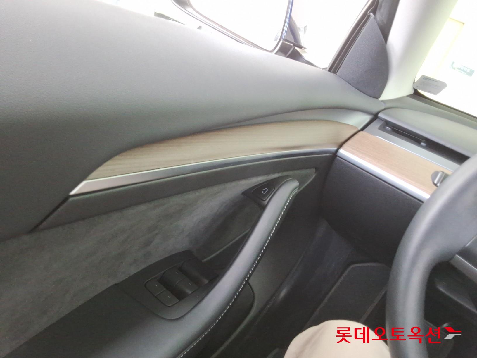 Tesla Model 3 - 29
