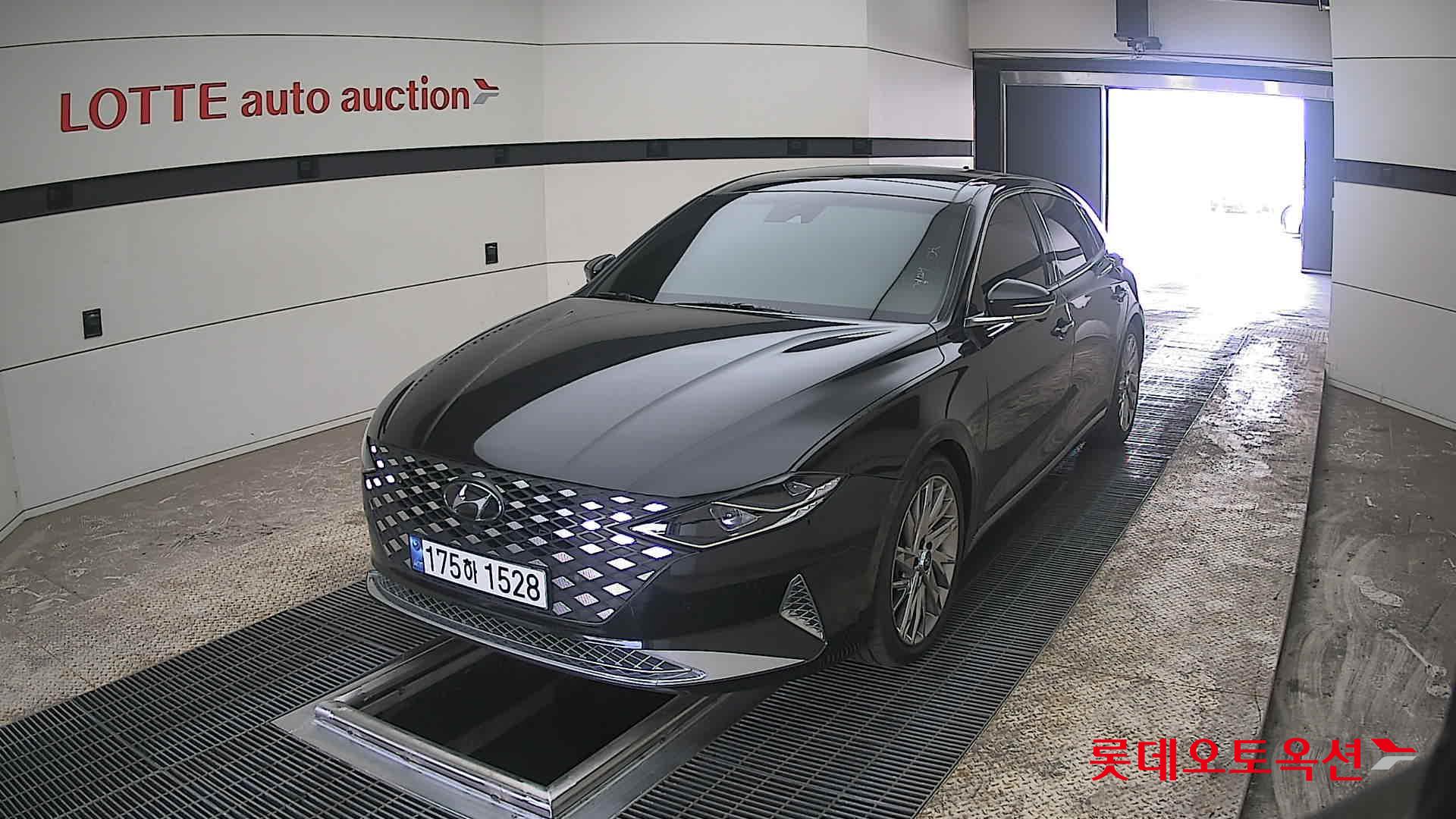 هيونداي أزيرا