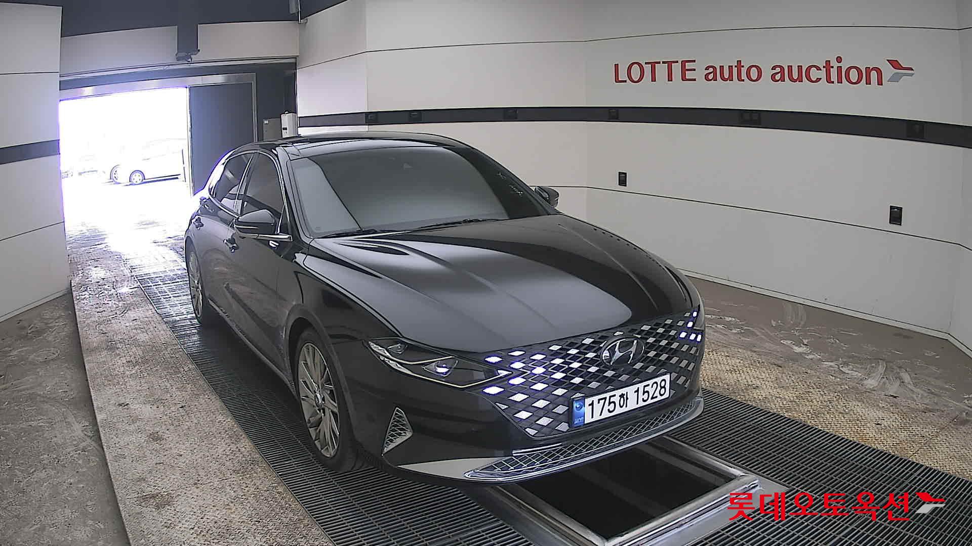 هيونداي أزيرا