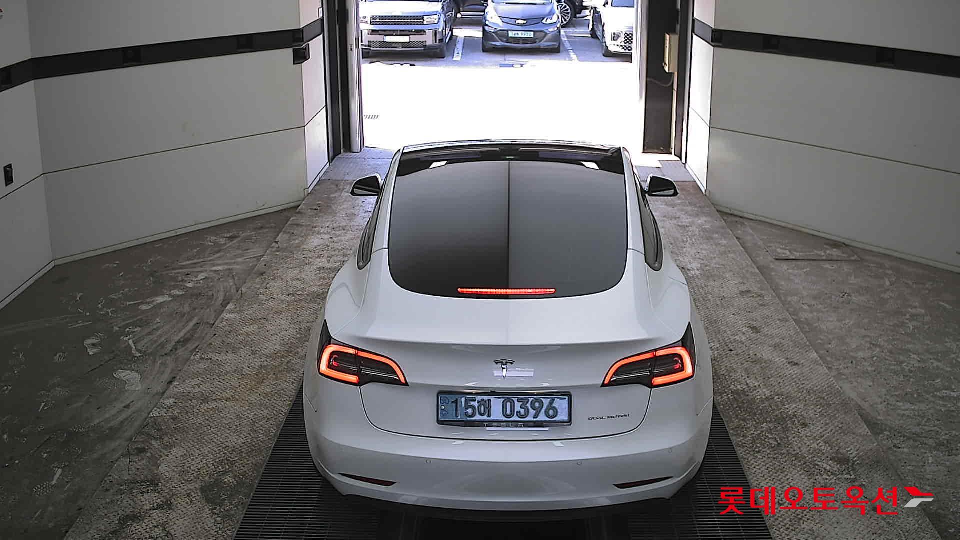 Tesla Model 3 - 17