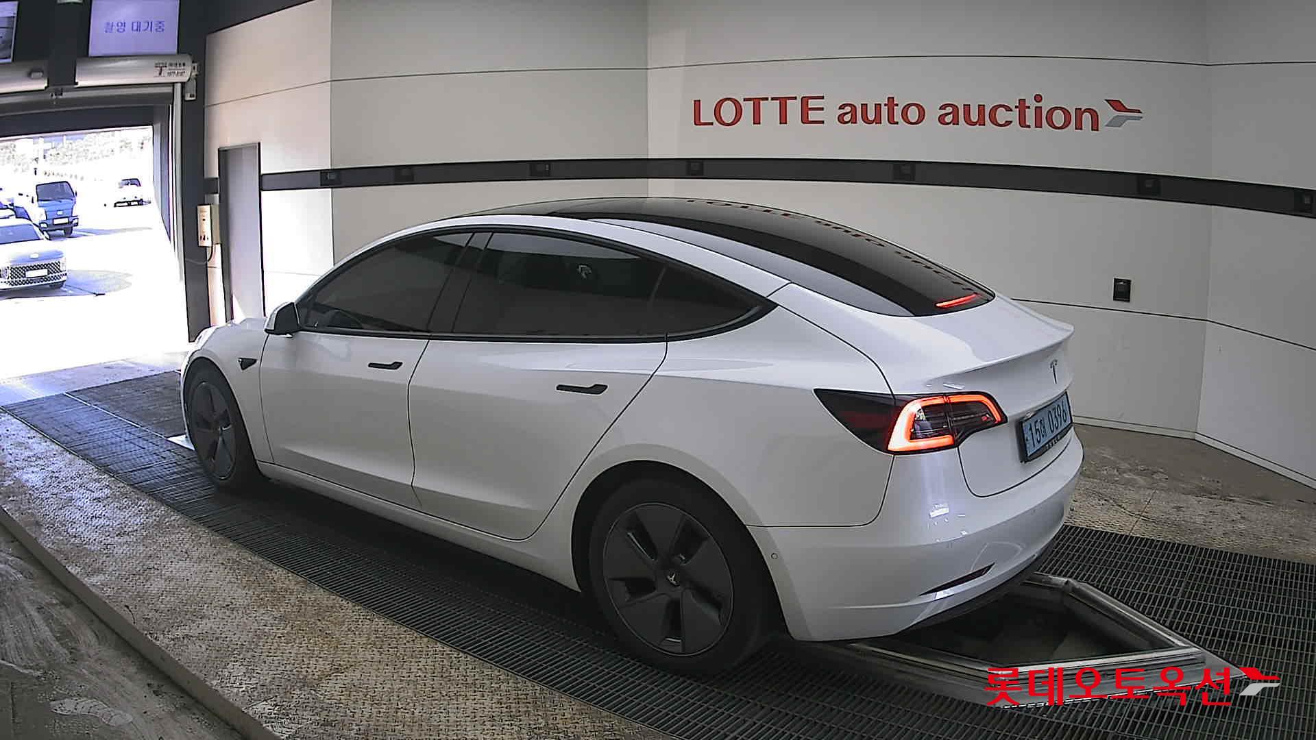 Tesla Model 3 - 15
