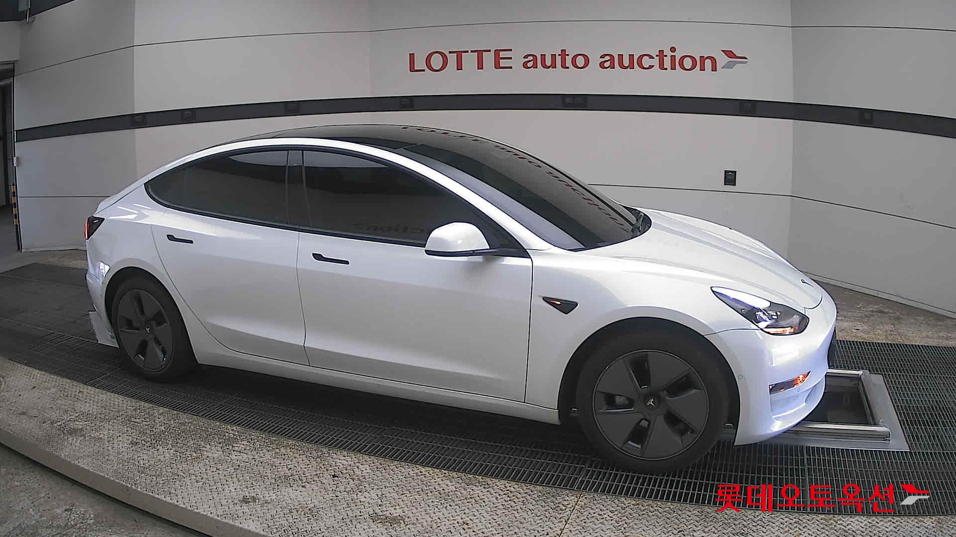 Tesla Model 3 - 22