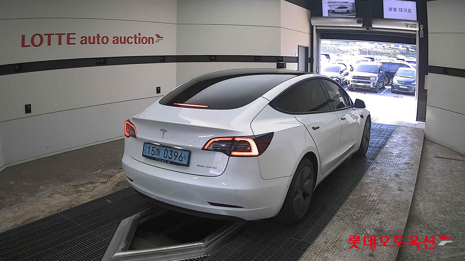 Tesla Model 3 - 18