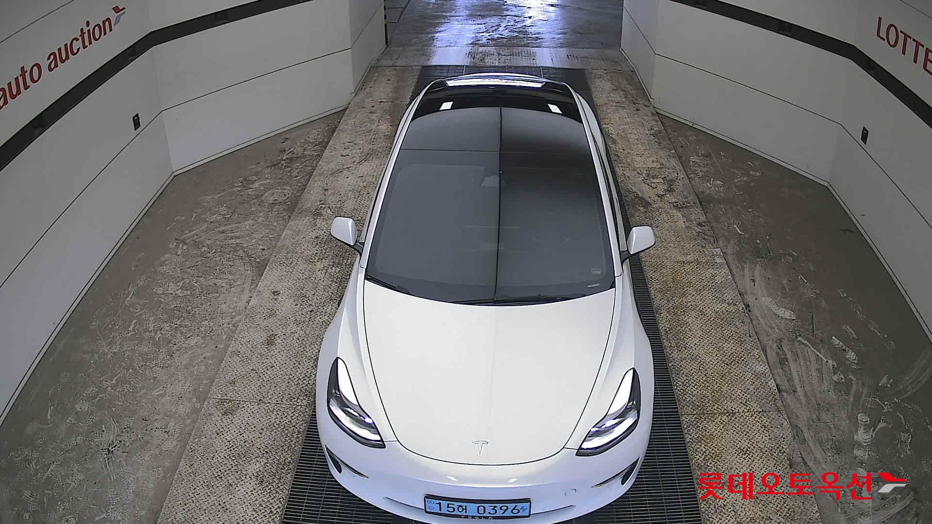 Tesla Model 3 - 7