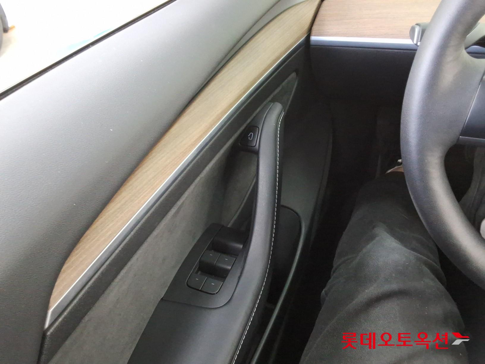 Tesla Model 3 - 29