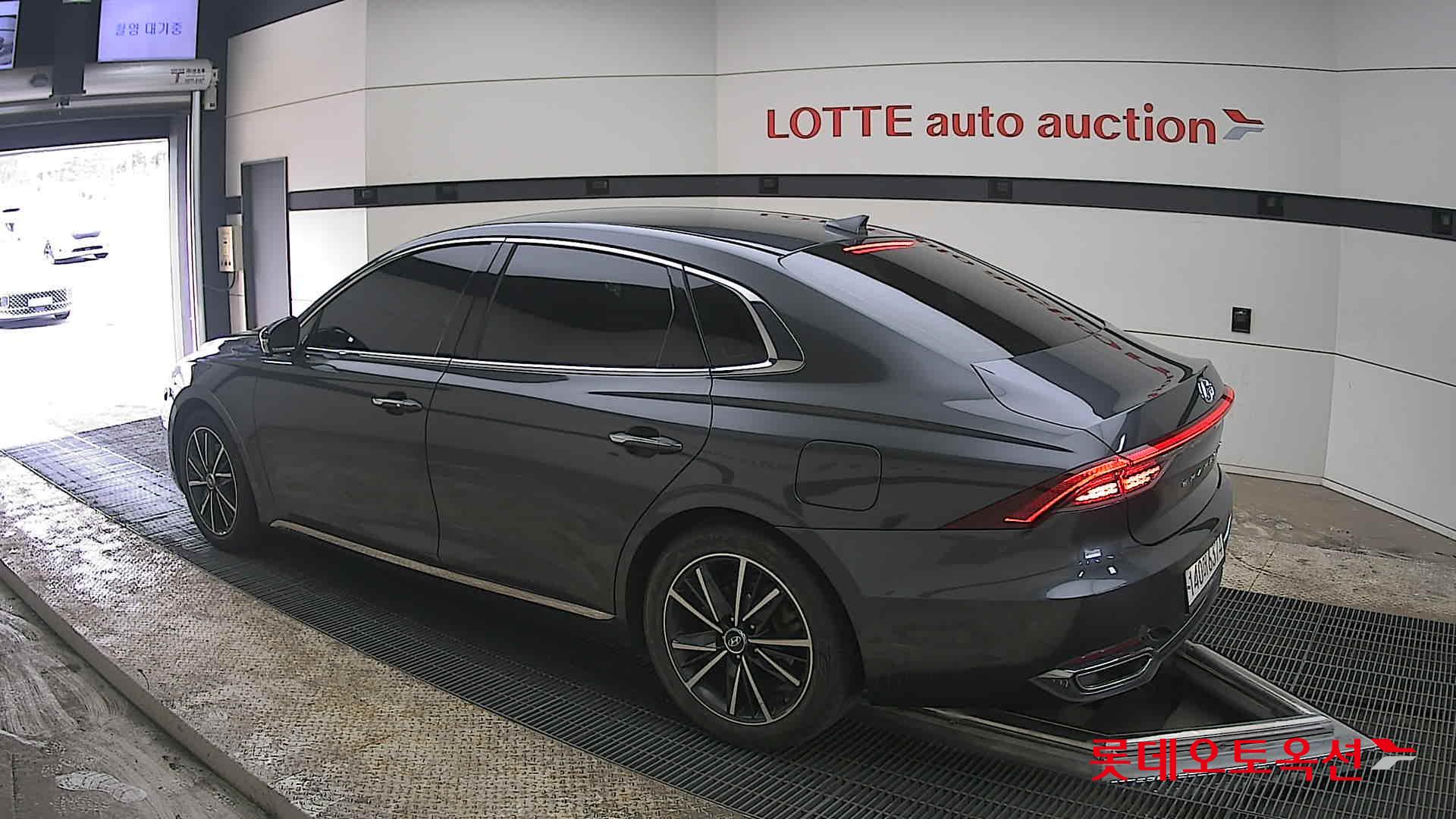 هيونداي أزيرا