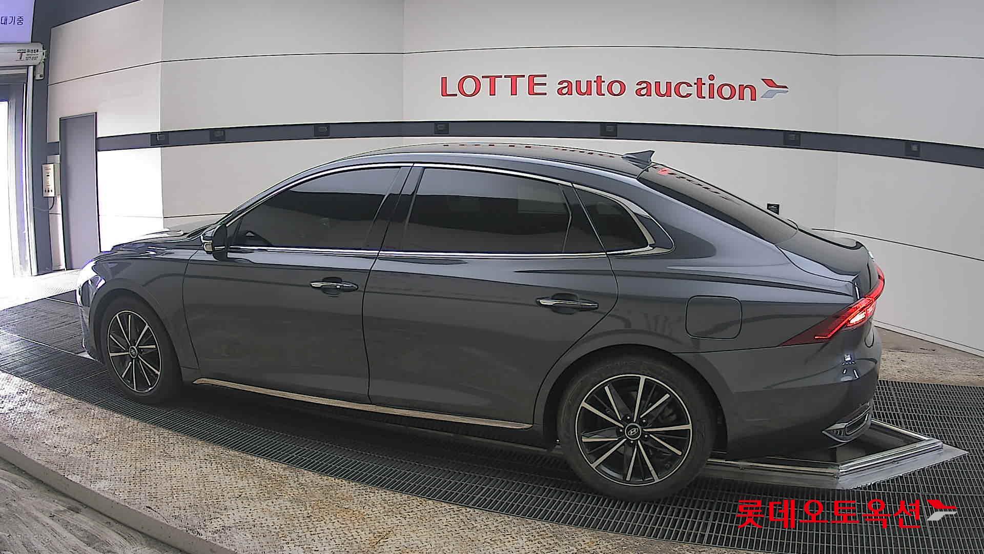 هيونداي أزيرا