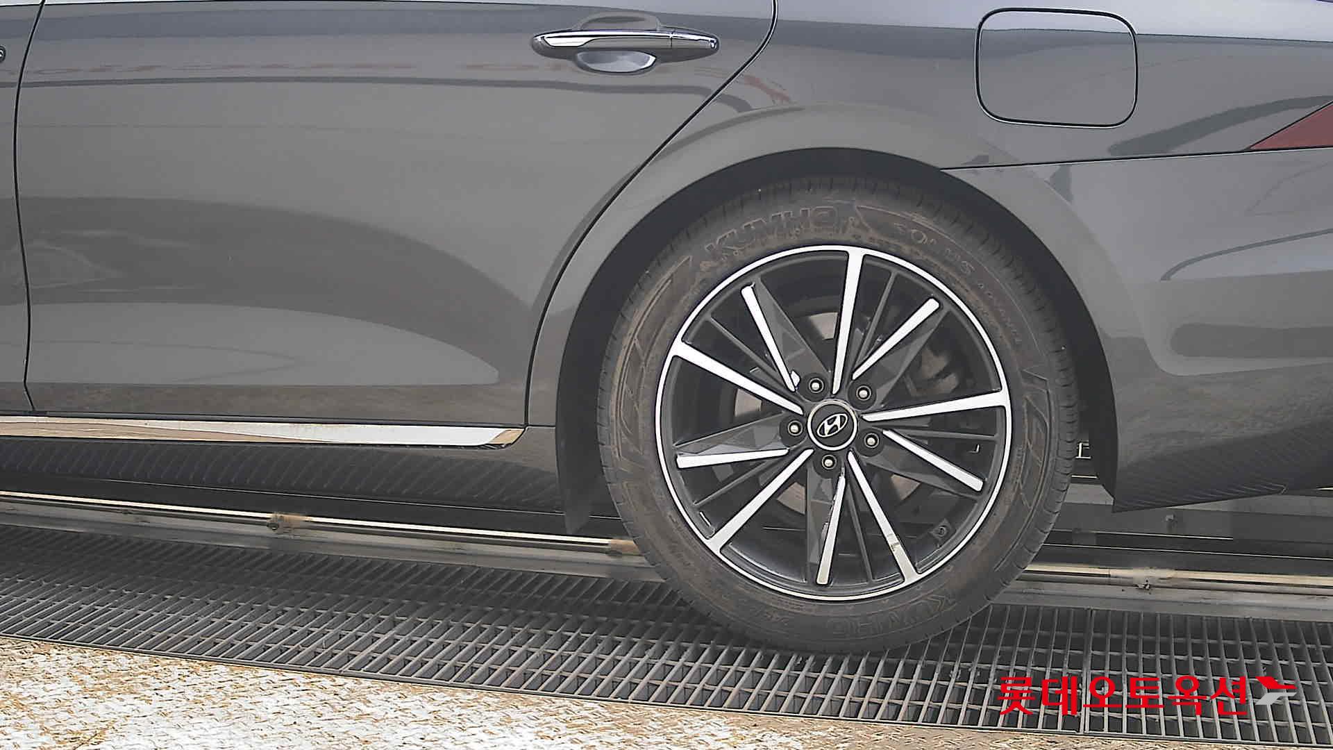 هيونداي أزيرا