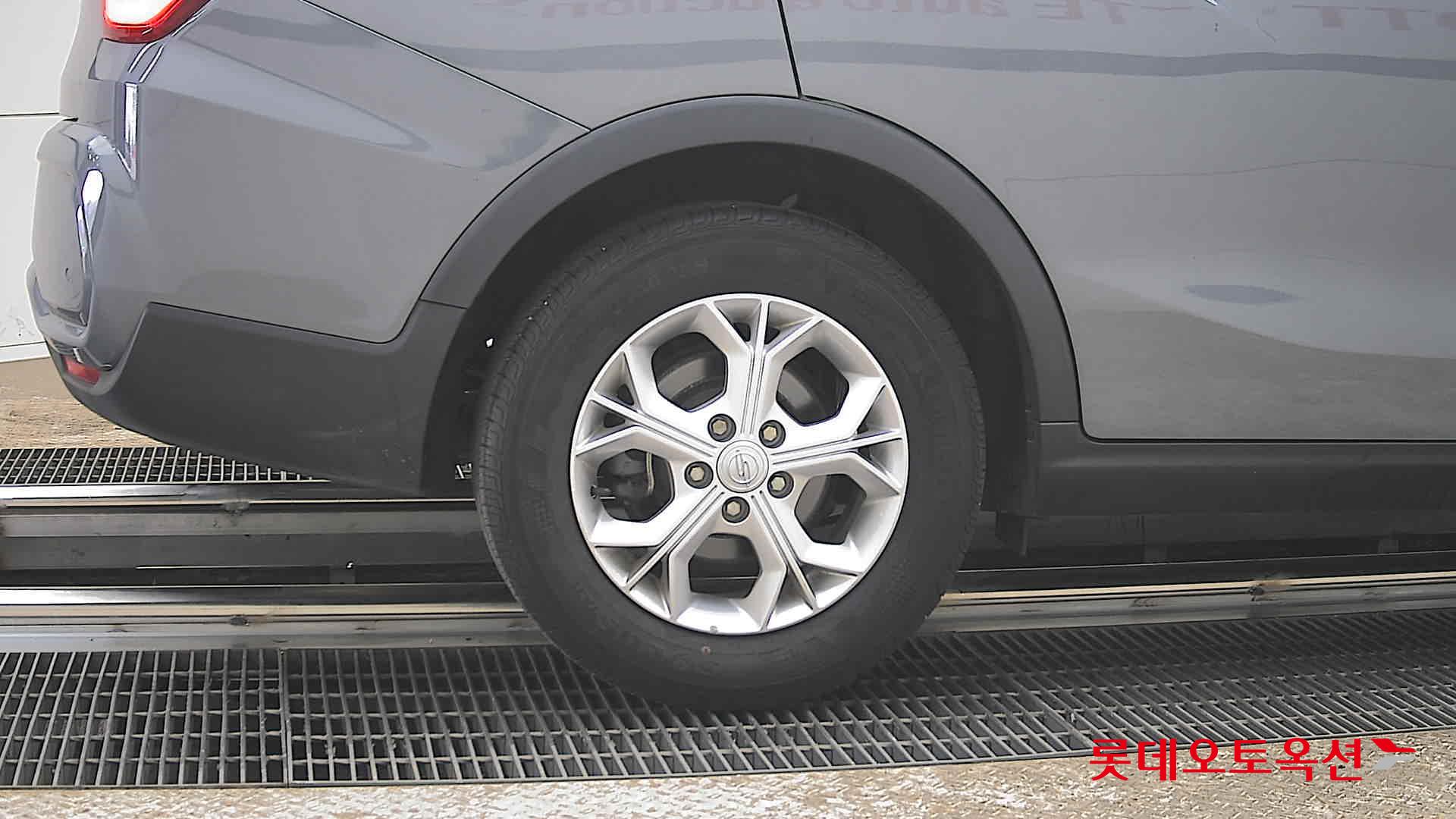 سانغ يونغ تيفولي