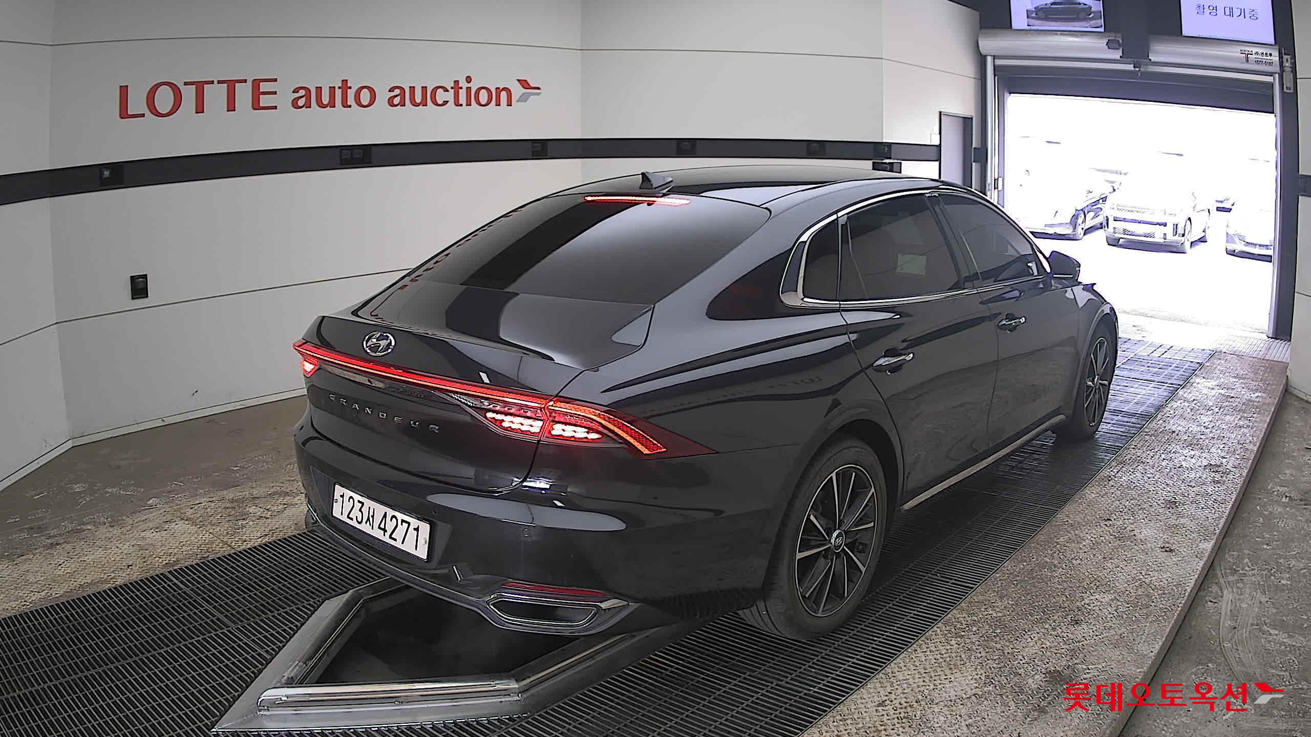 هيونداي أزيرا