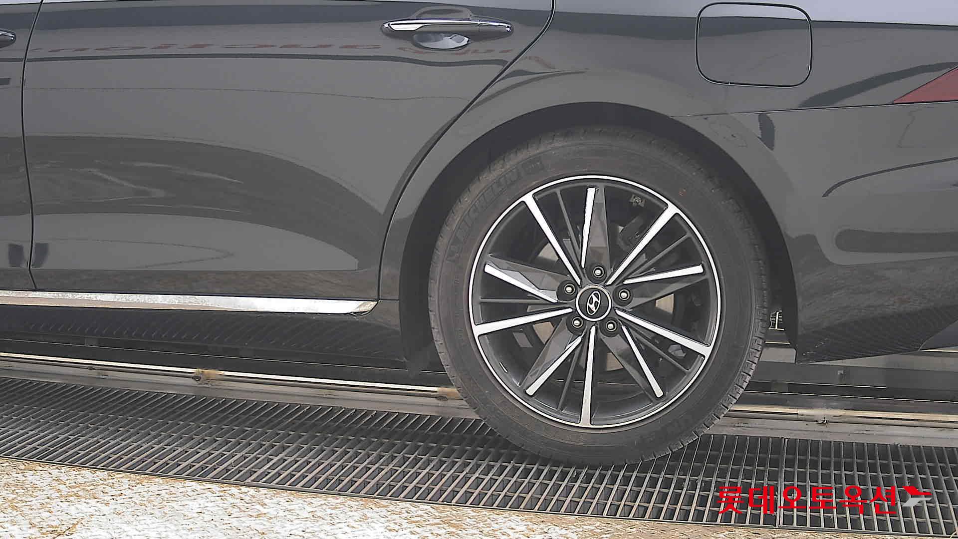 هيونداي أزيرا