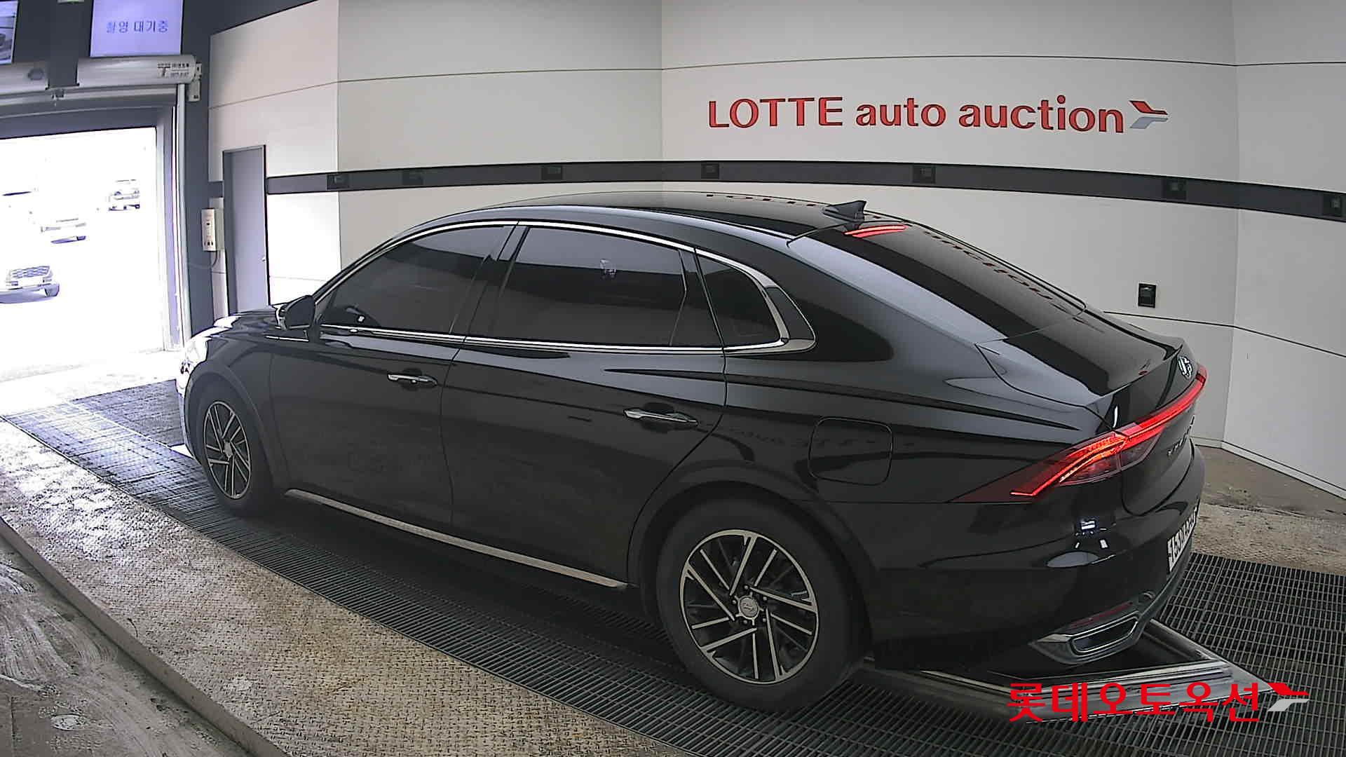 هيونداي أزيرا