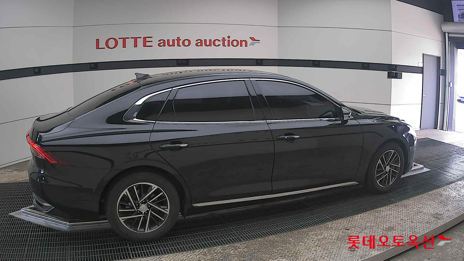 هيونداي أزيرا