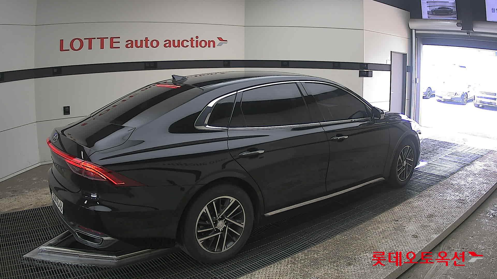 هيونداي أزيرا