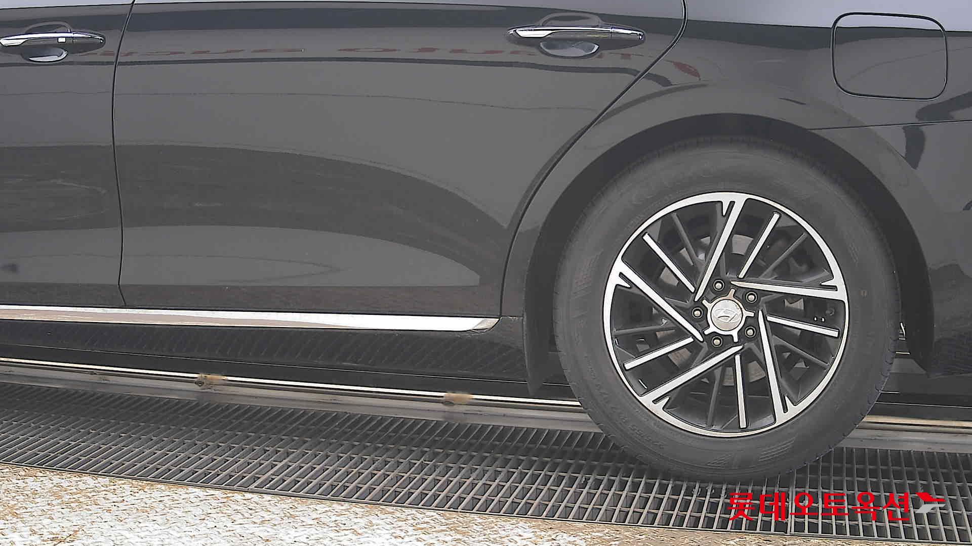 هيونداي أزيرا