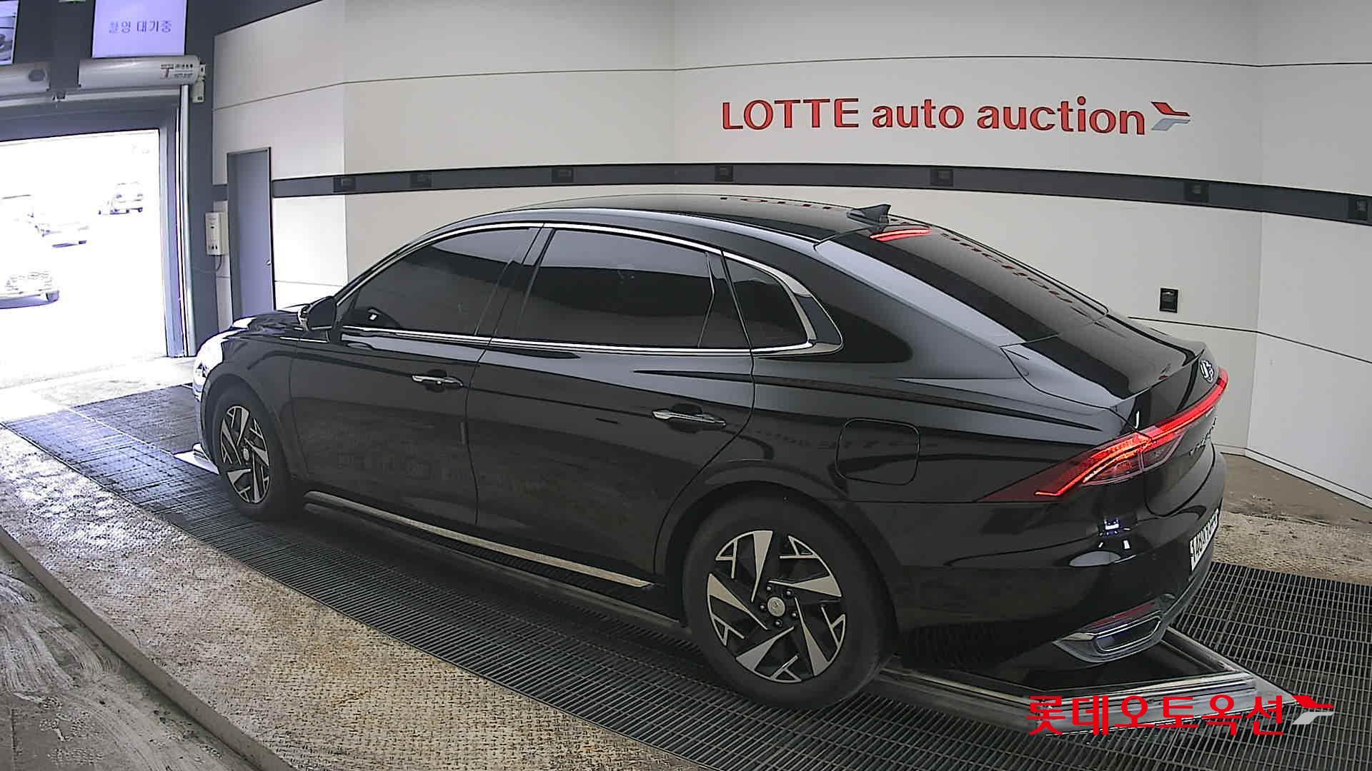 هيونداي أزيرا