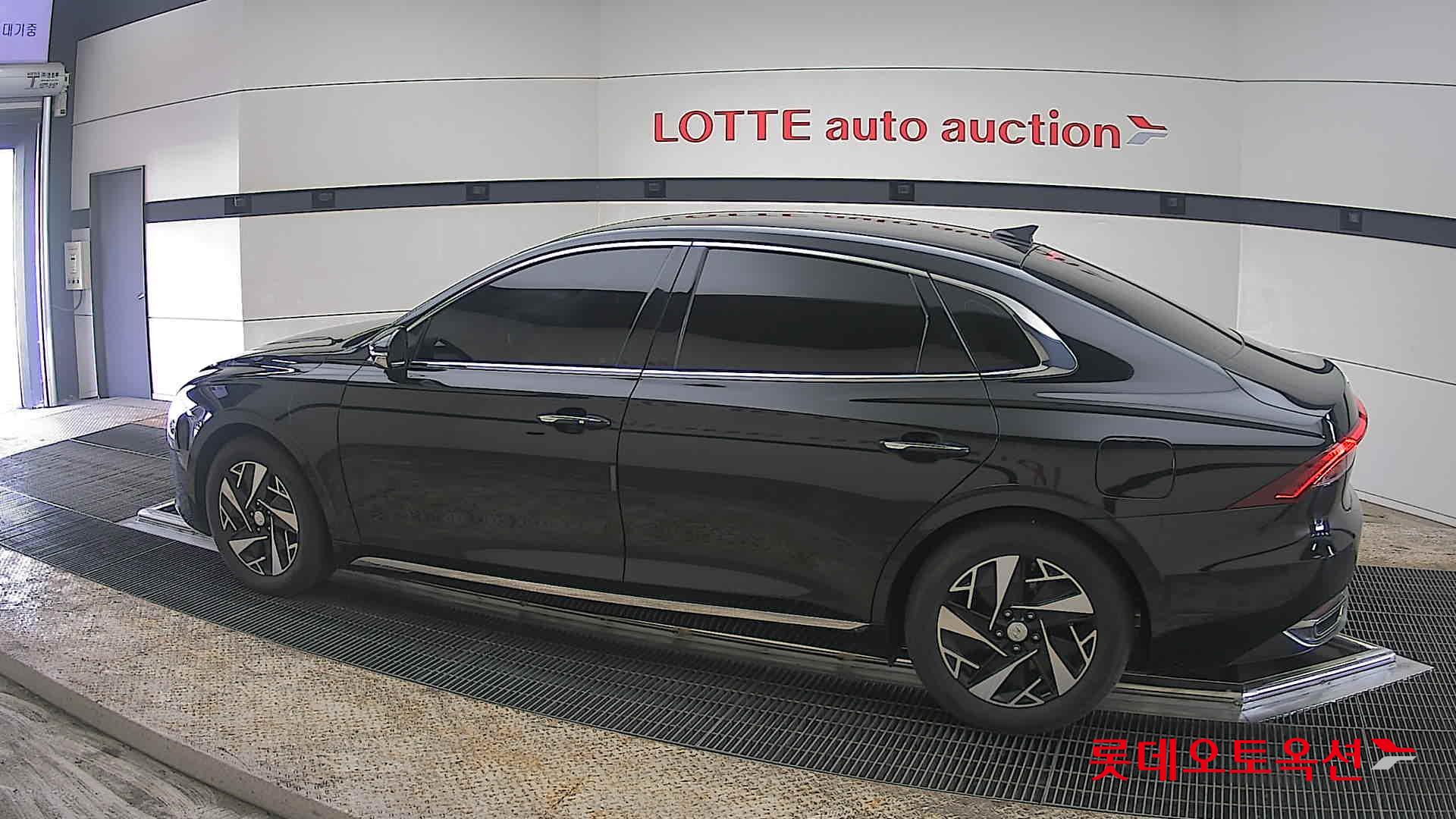 هيونداي أزيرا