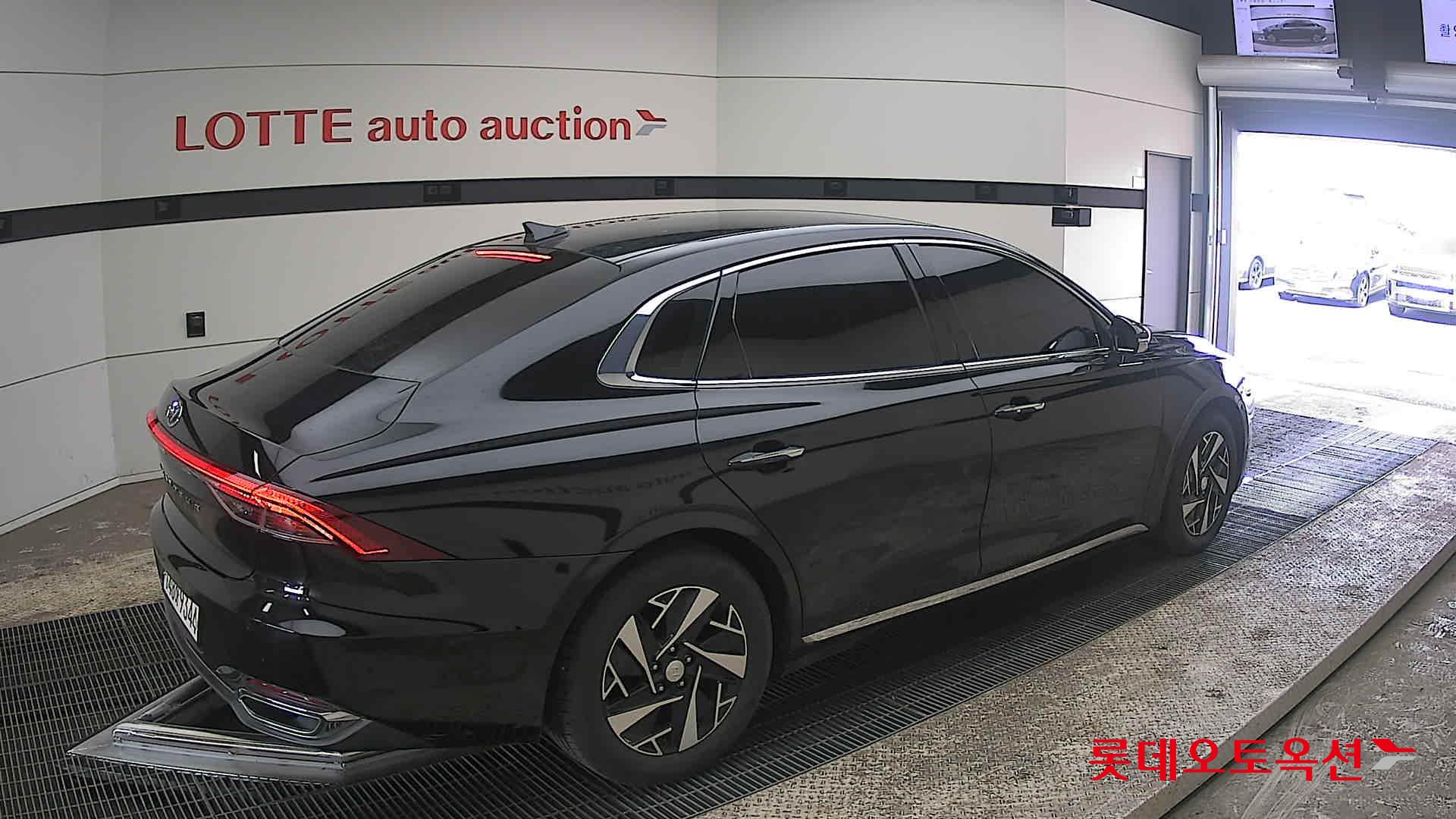 هيونداي أزيرا