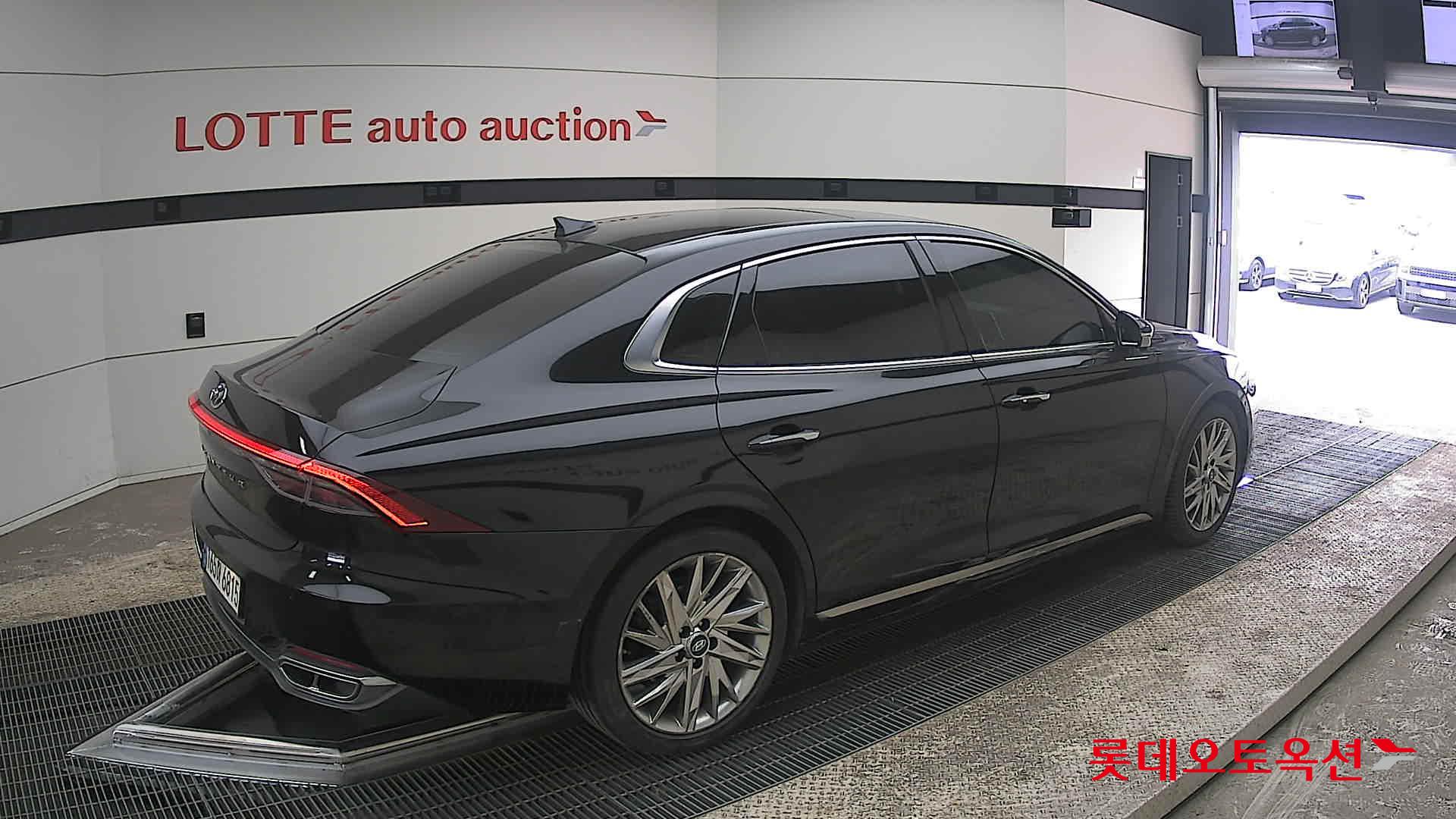 هيونداي أزيرا