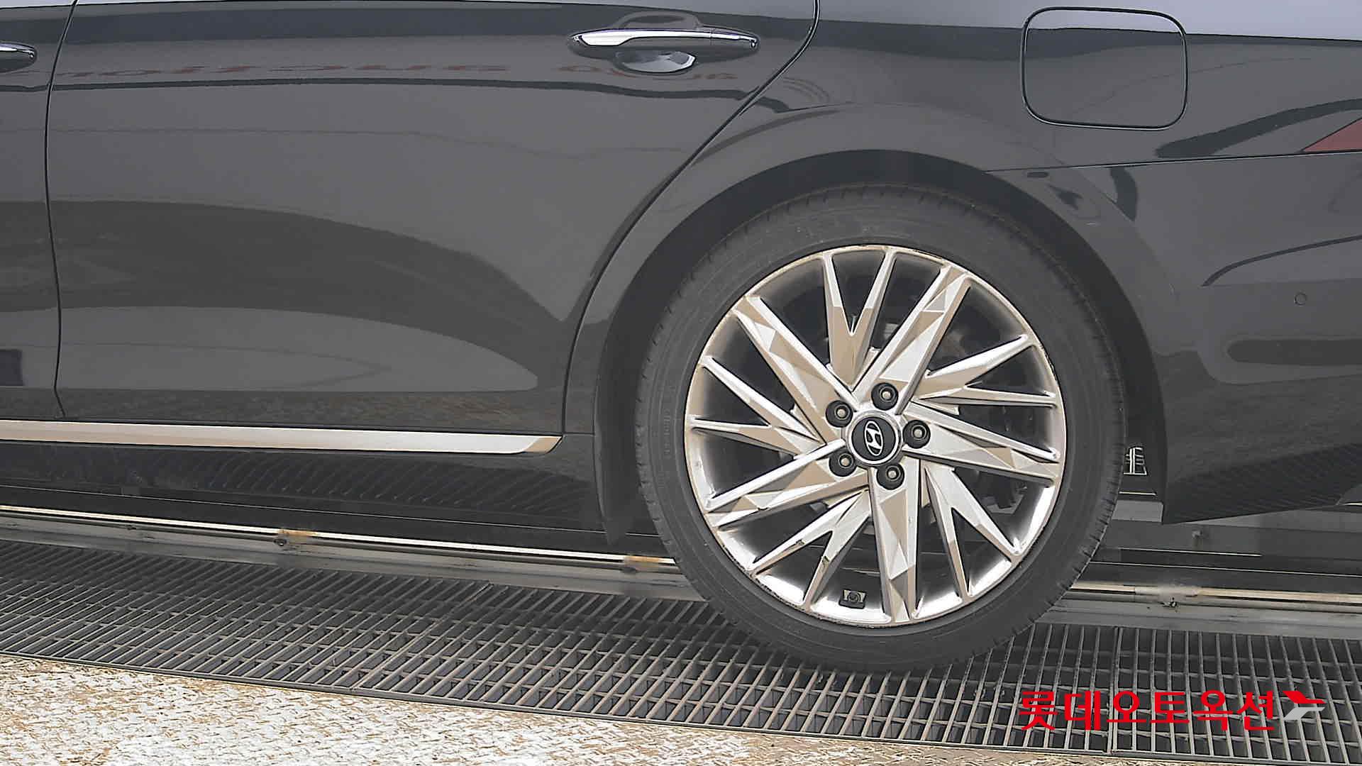 هيونداي أزيرا