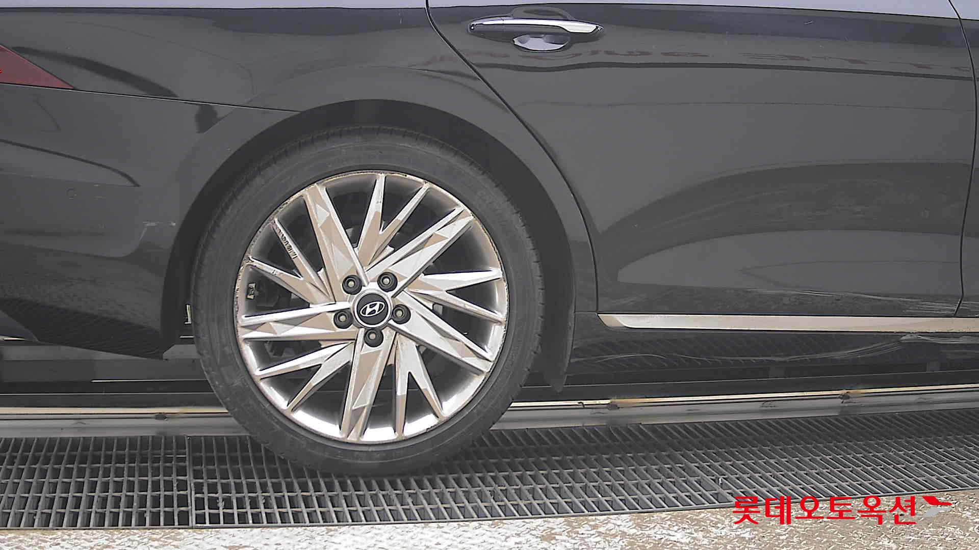 هيونداي أزيرا