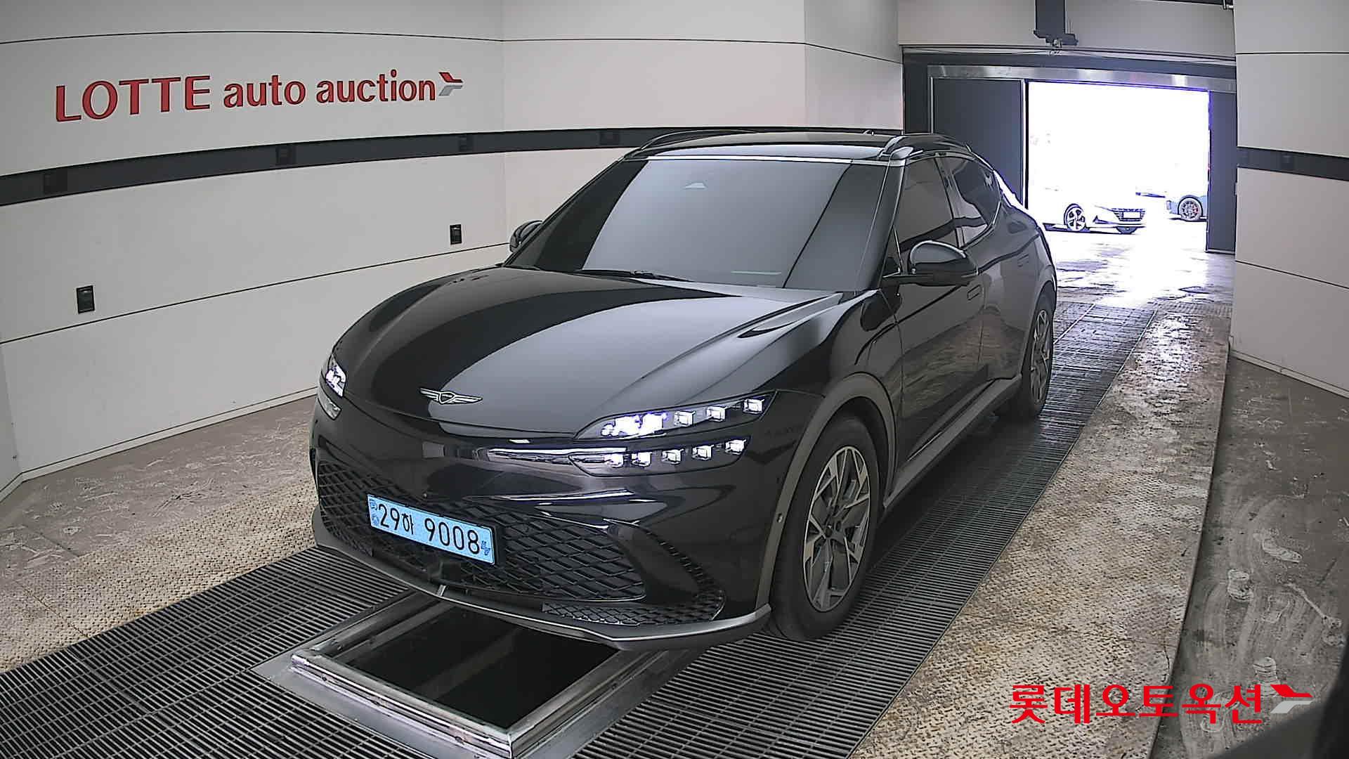 جينسس جي في 60