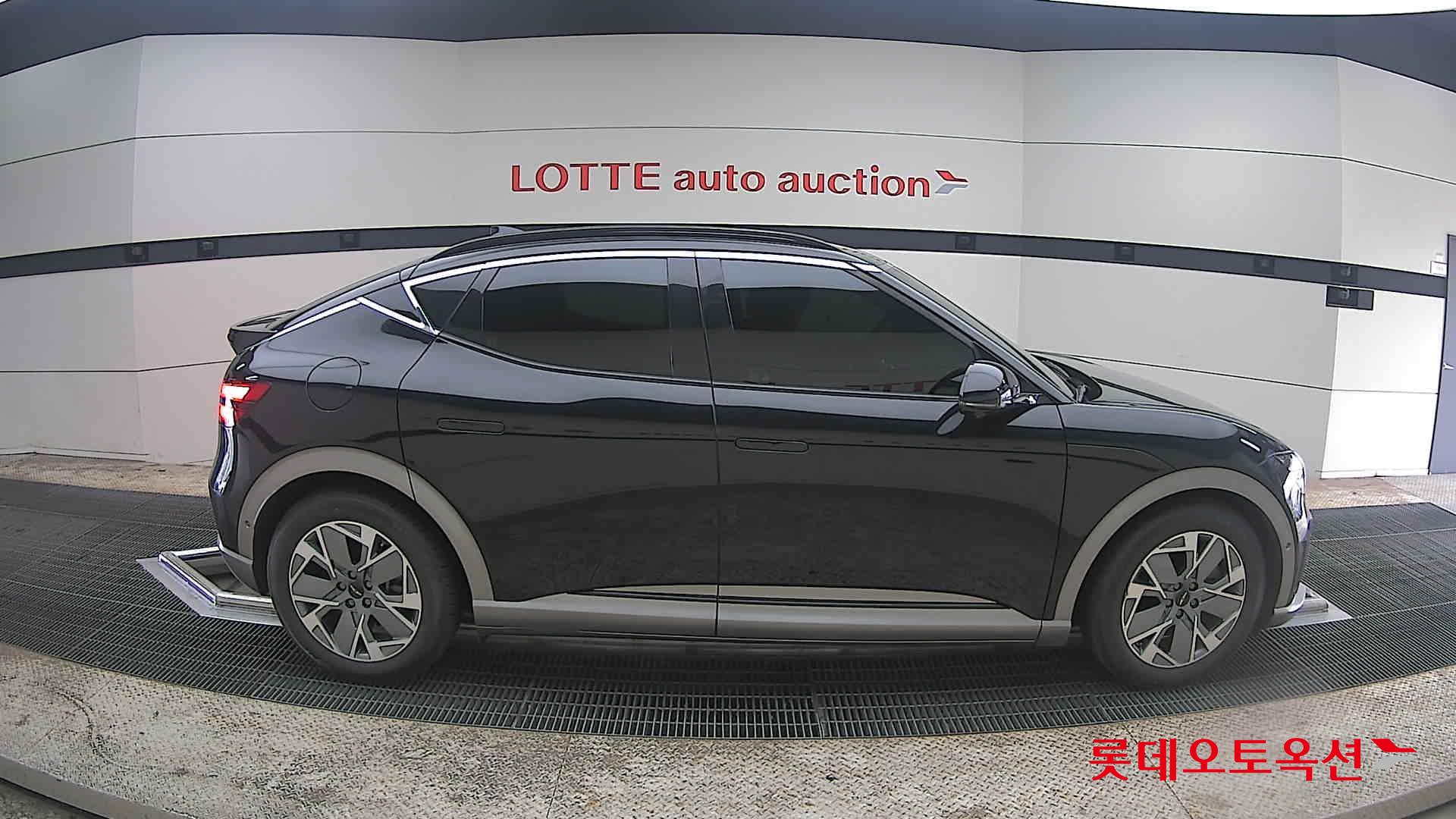 جينسس جي في 60